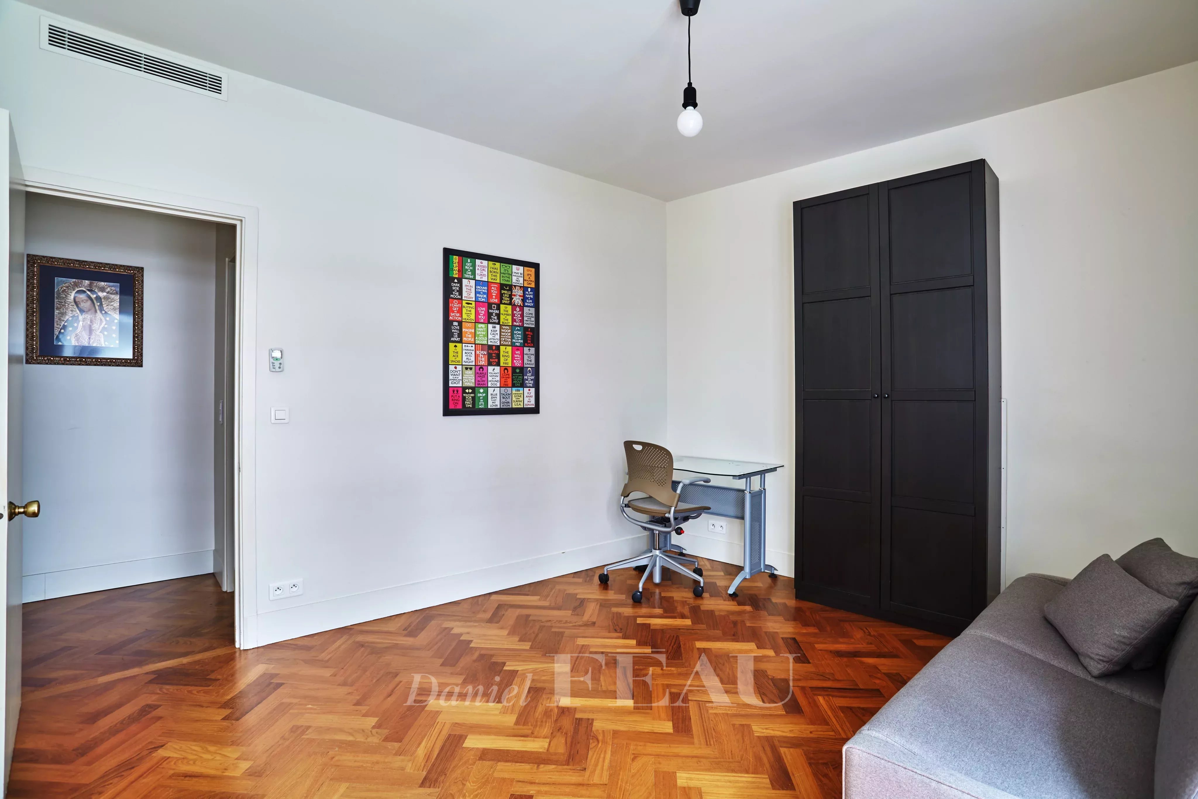 Sale Apartment Paris 16th