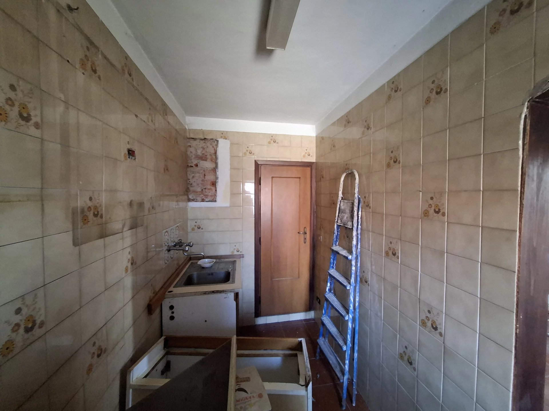 CASA DI AMPIA METRATURA A ROCCA