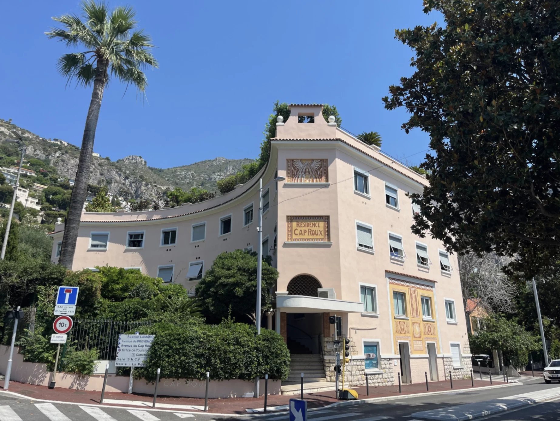 EZE, SEASIDE - BEAUTIFUL RENOVATED 1-BEDROOM APARTMENT CLOSE TO THE BEACHES