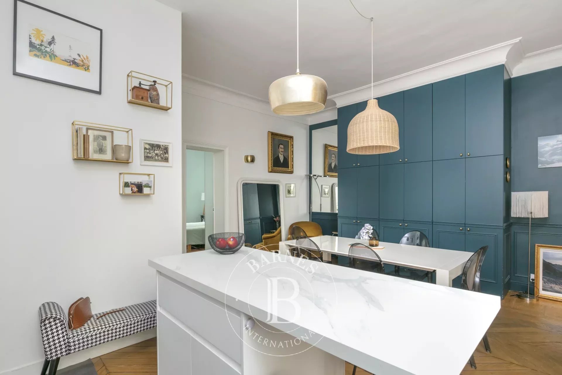Exclusive - Neuilly-Town Hall- 3-bed apartment - Period charm - Possible office space. - picture 8