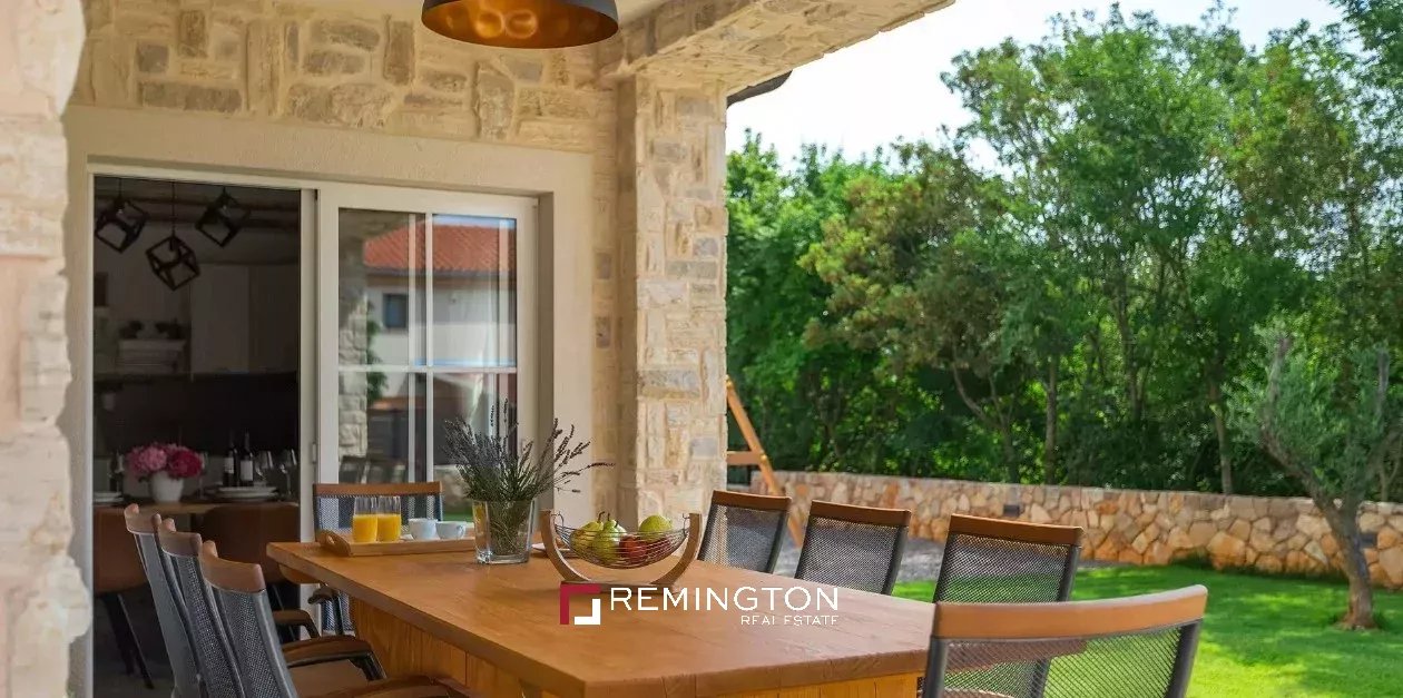 4 Bedroom Villa/Townhouse's Image 3
