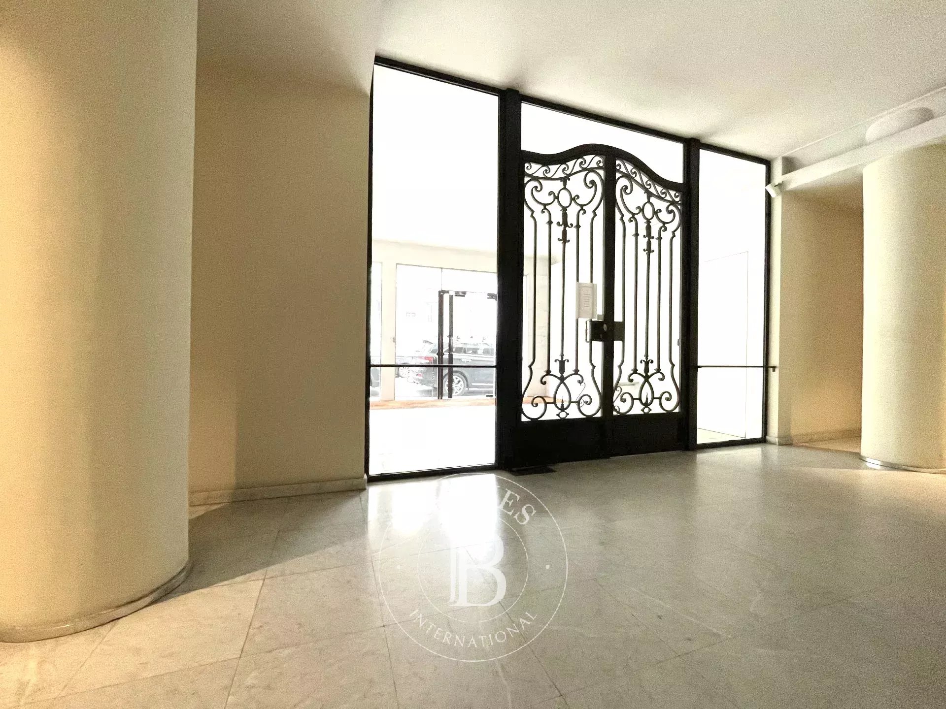 Ixelles - Luxurious apartment - 4 bedrooms - terrace - swimming pool