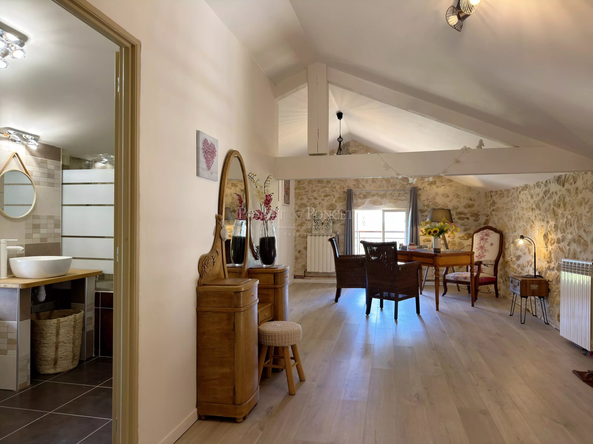 10 Bedroom Villa/Townhouse's Image 23