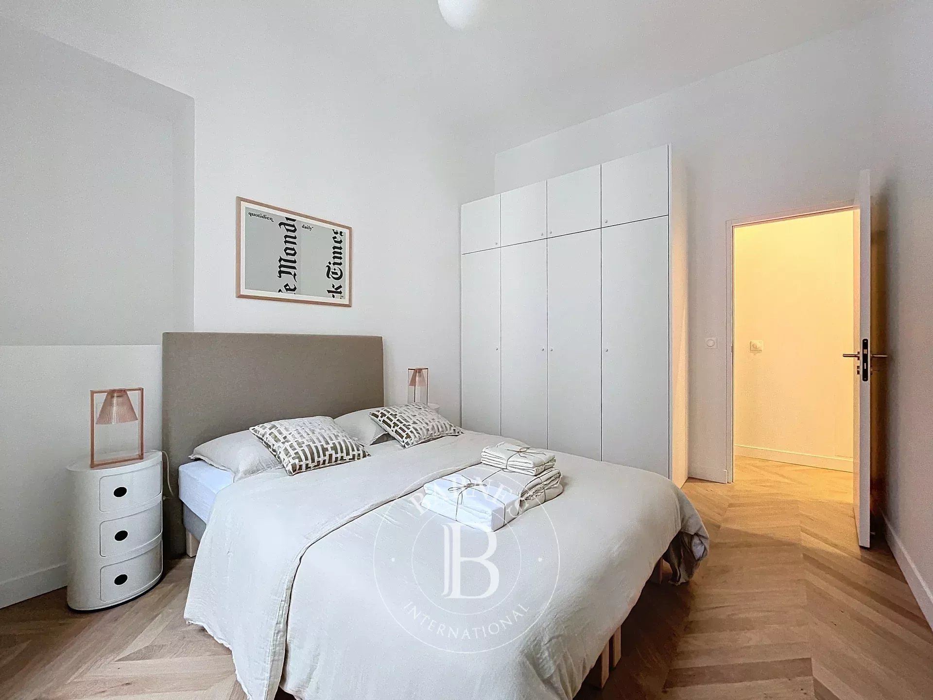 Daire Paris 8ème - picture 8