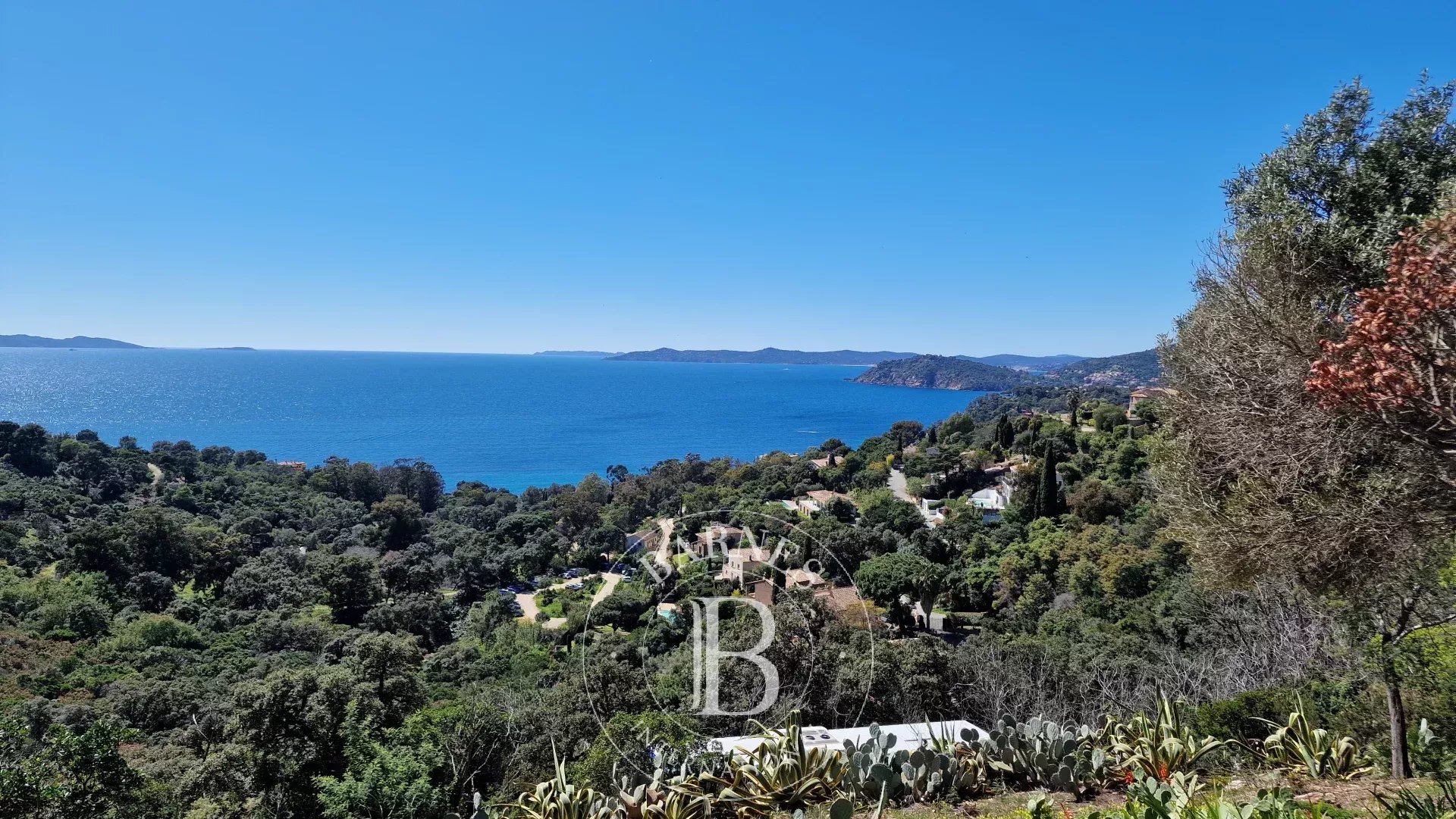 Arazi Rayol-Canadel-sur-Mer