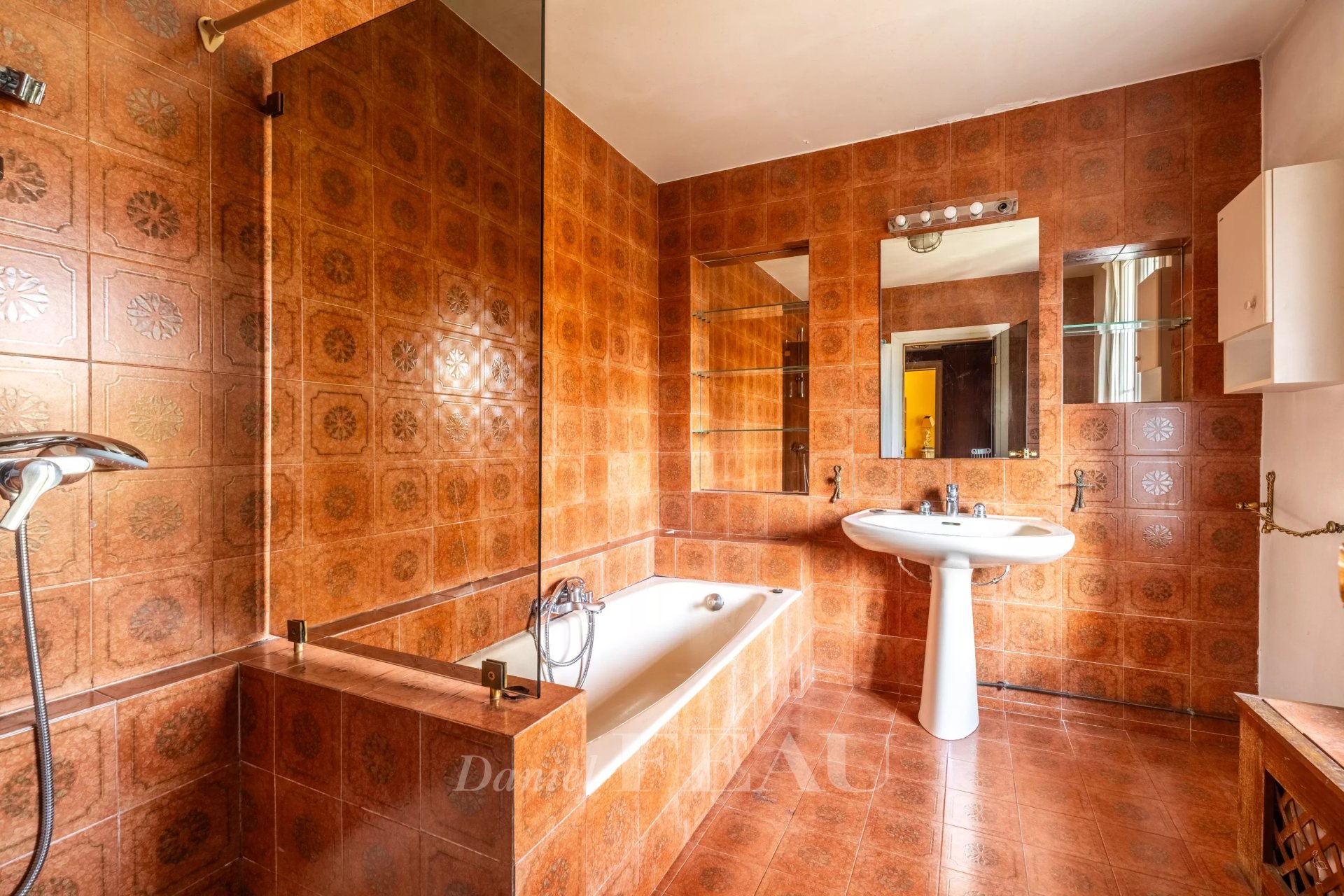 8 Bedroom Villa/Townhouse's Image 12