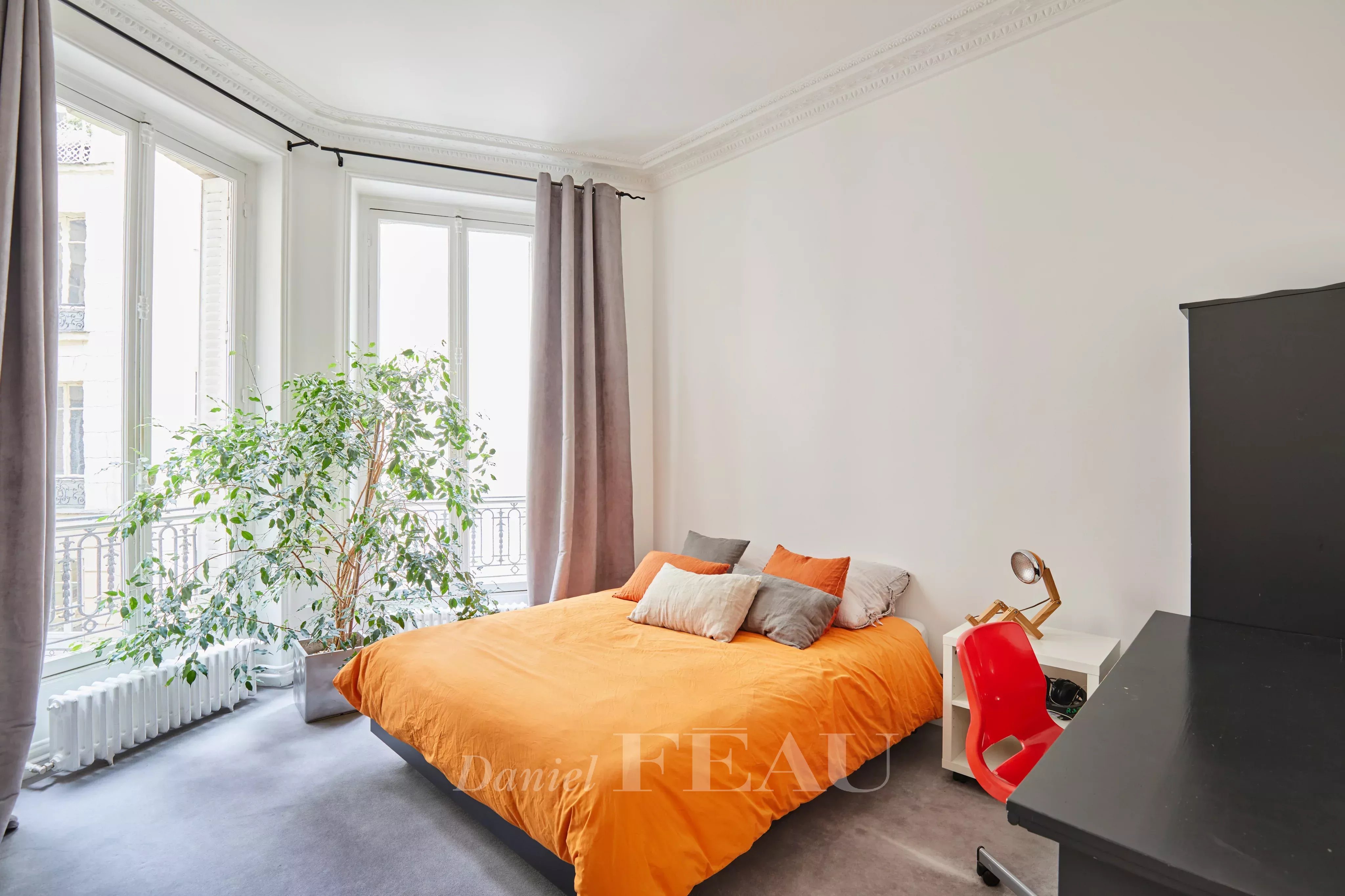 Sale Apartment Paris 16th