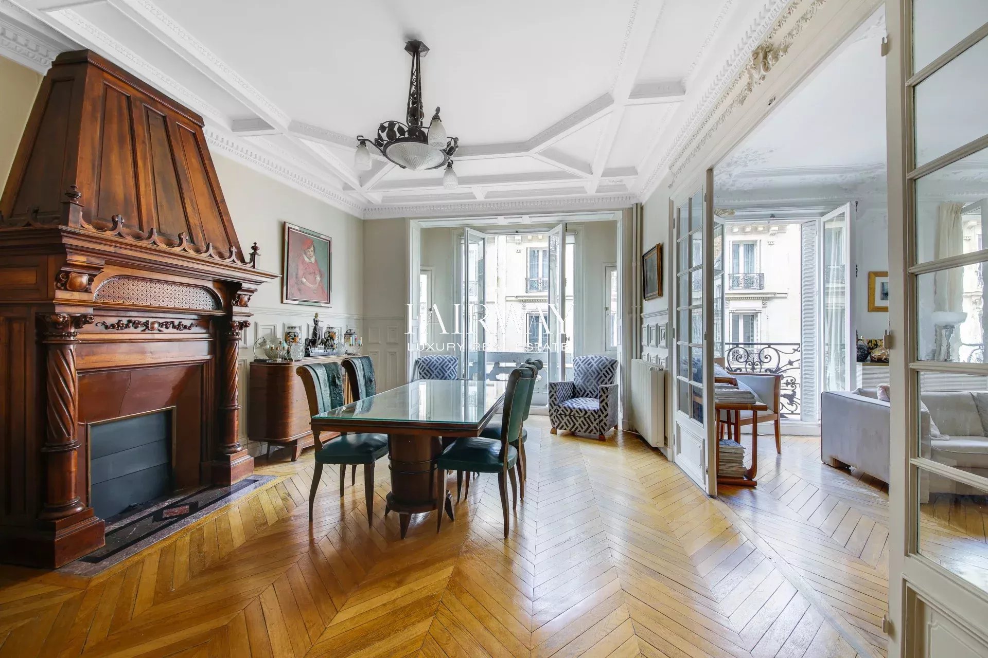 Appartement familial de standing de 6 pièces et 165m² avec double réception près du Parc Monceau, 17ème arrondissement de Paris