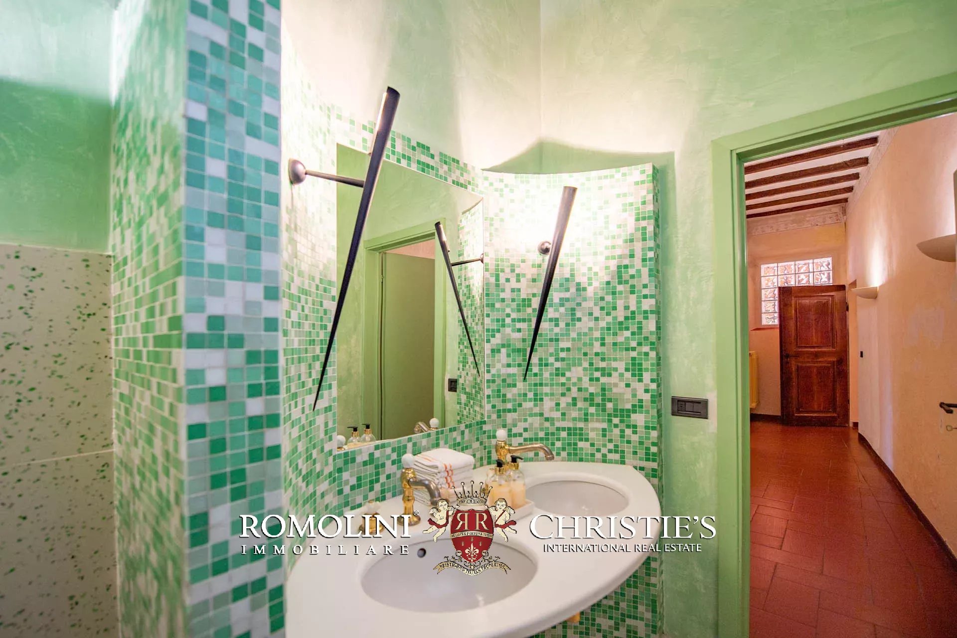 9 Bedroom Chateau's Image 47