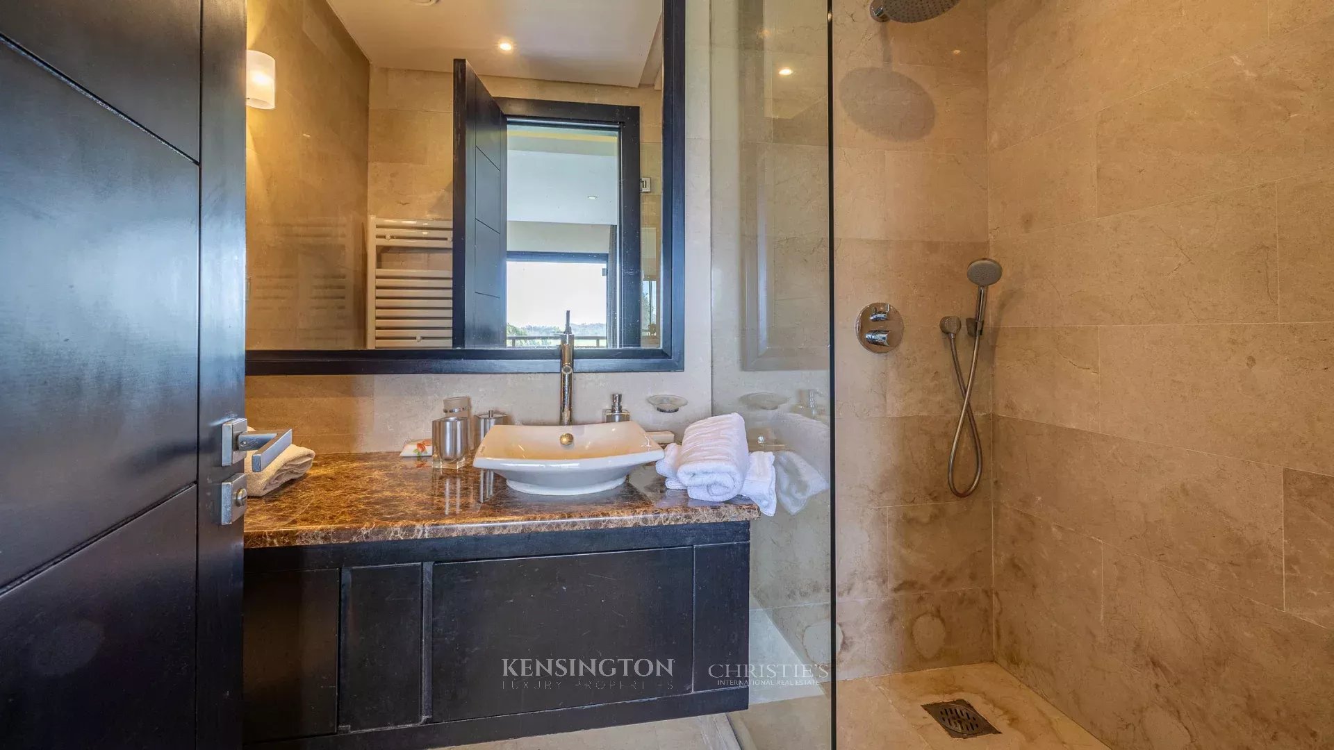 3 Bedroom Villa/Townhouse's Image 19