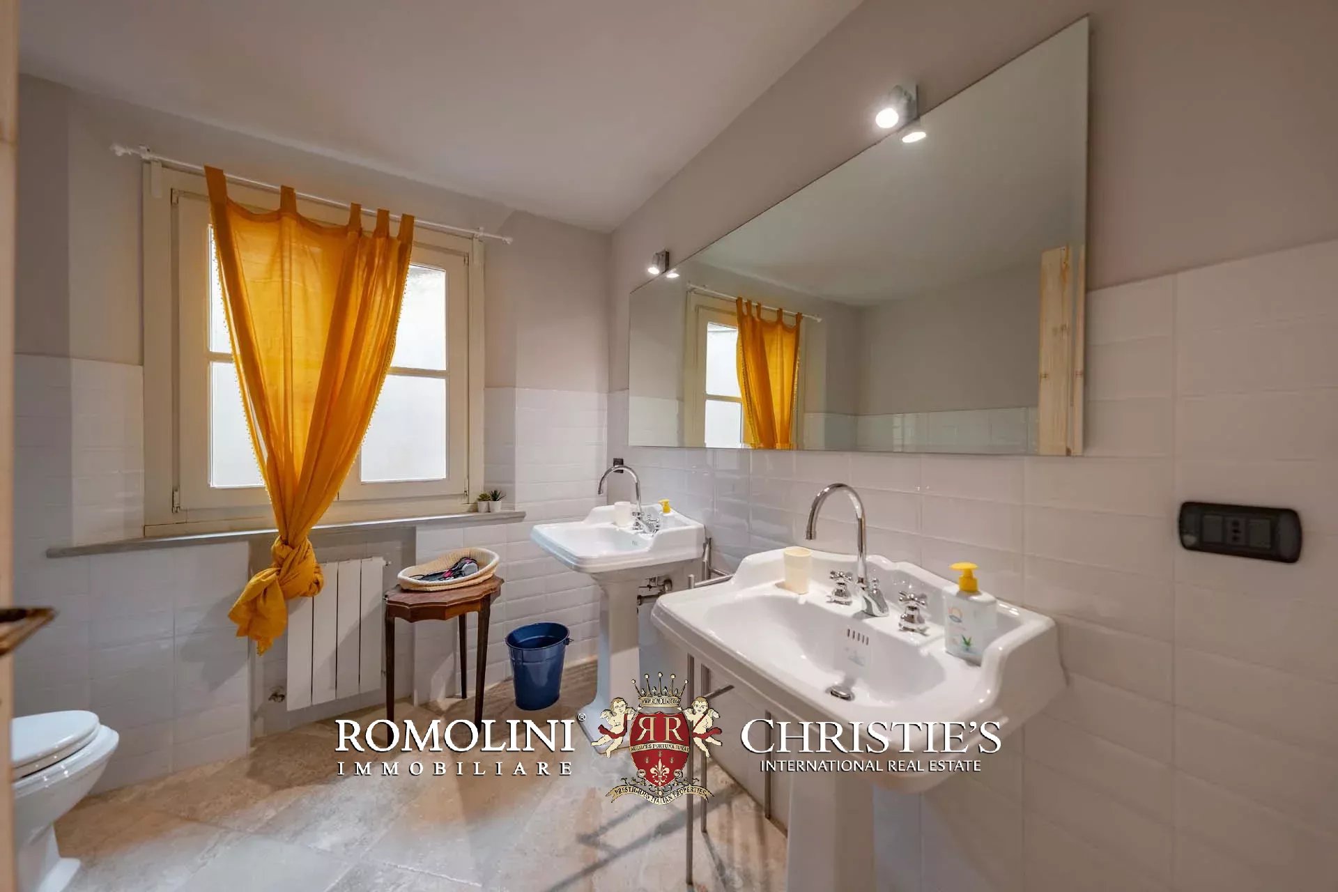 10 Bedroom Villa/Townhouse's Image 111