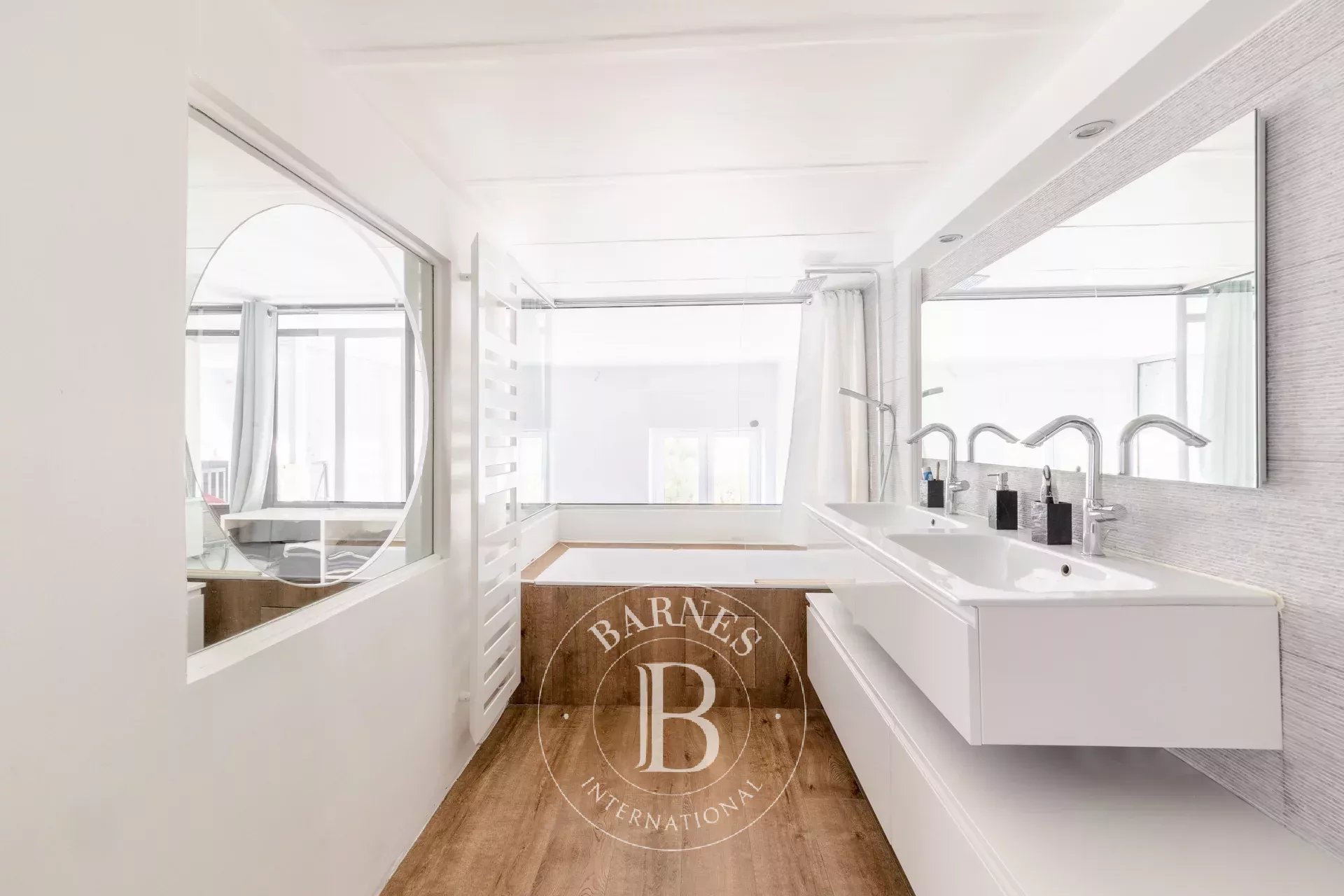 Daire Paris 10ème - picture 12