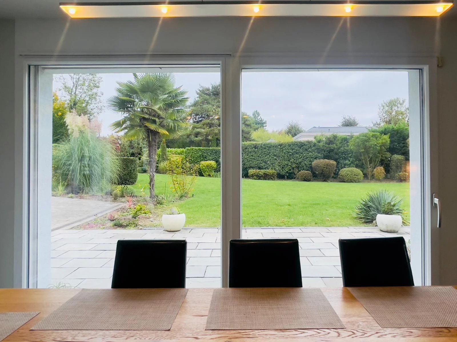 Villa individuelle contemporaine sur belle et grande parcelle