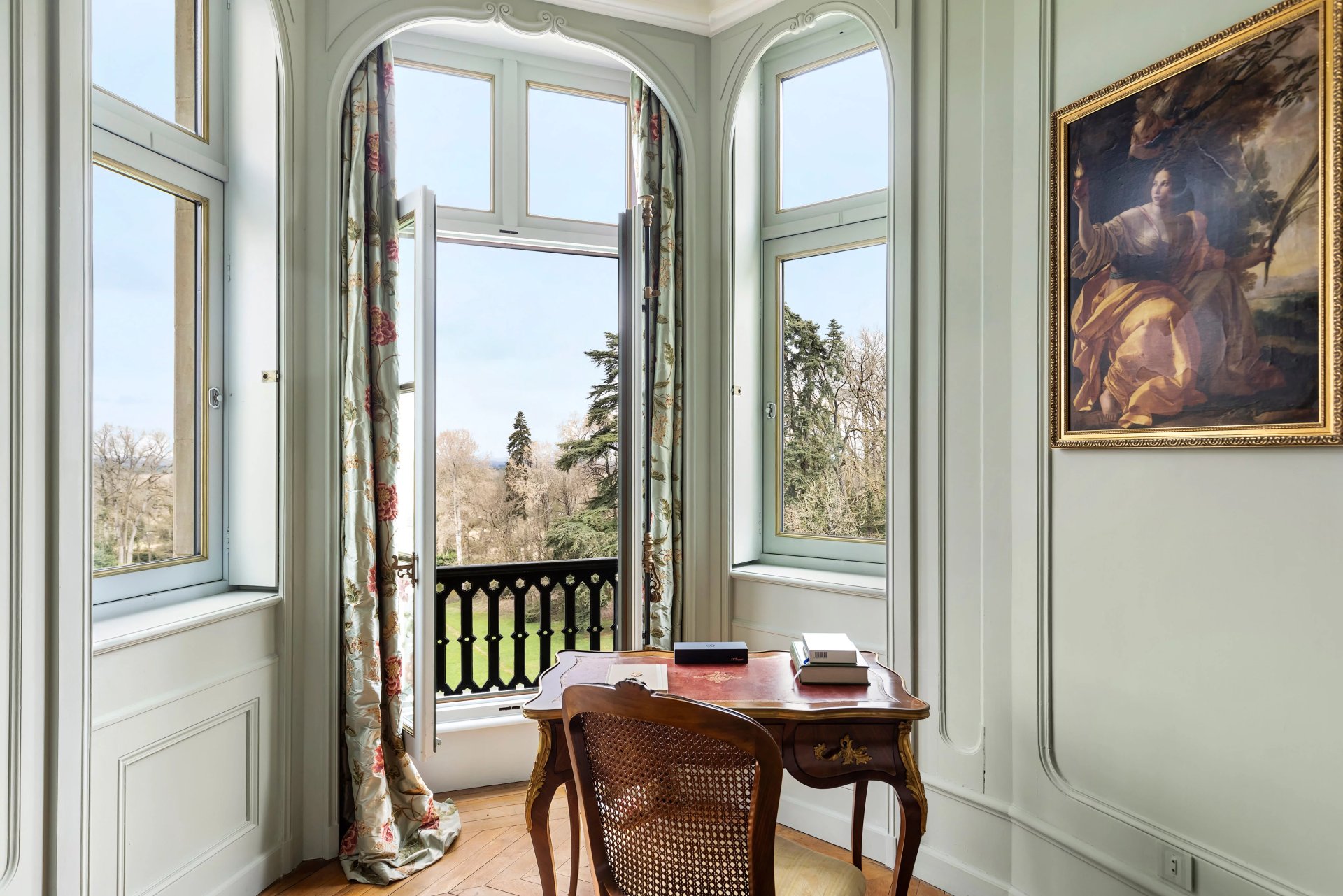 6 Bedroom Chateau's Image 13