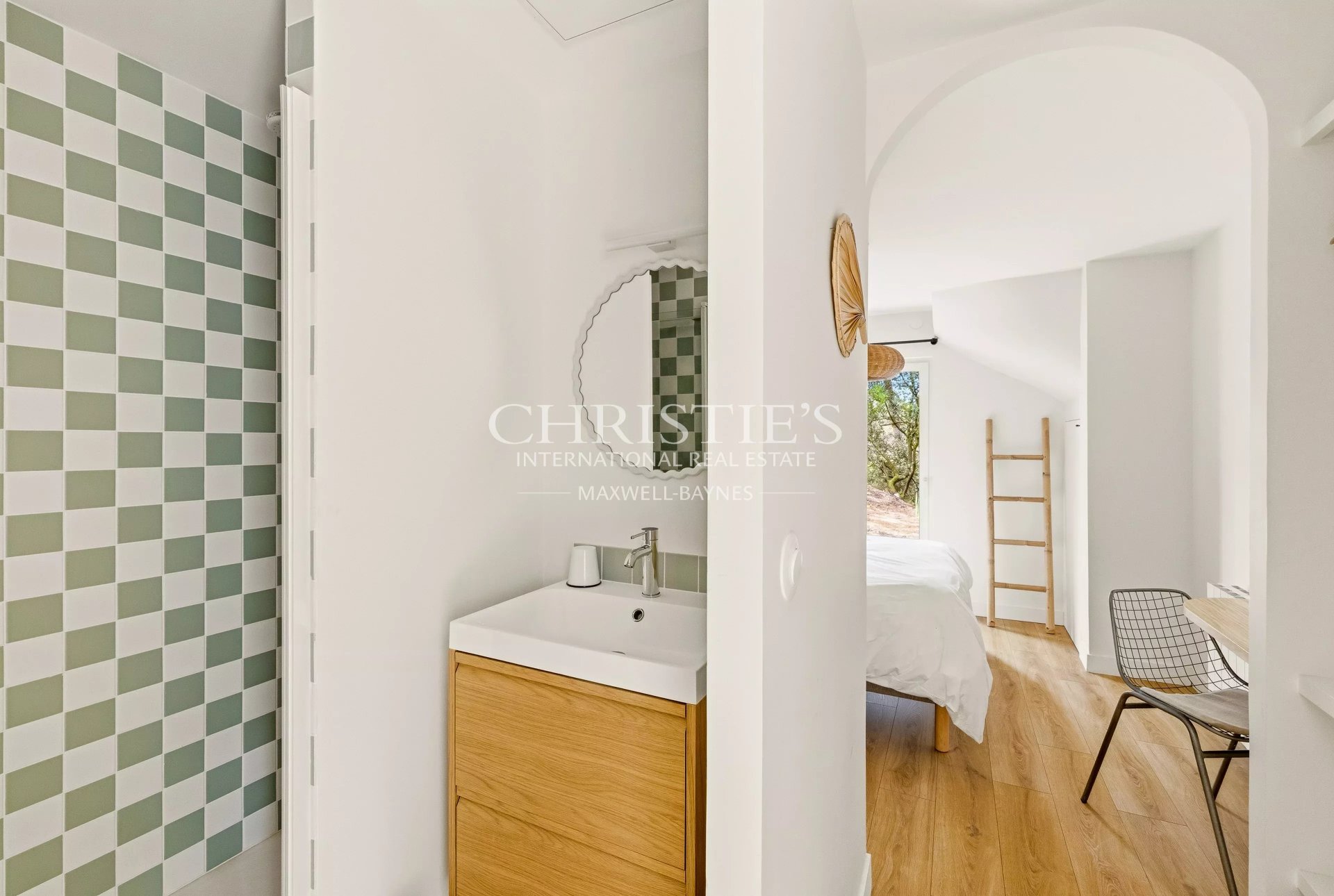 6 Bedroom Villa/Townhouse's Image 11