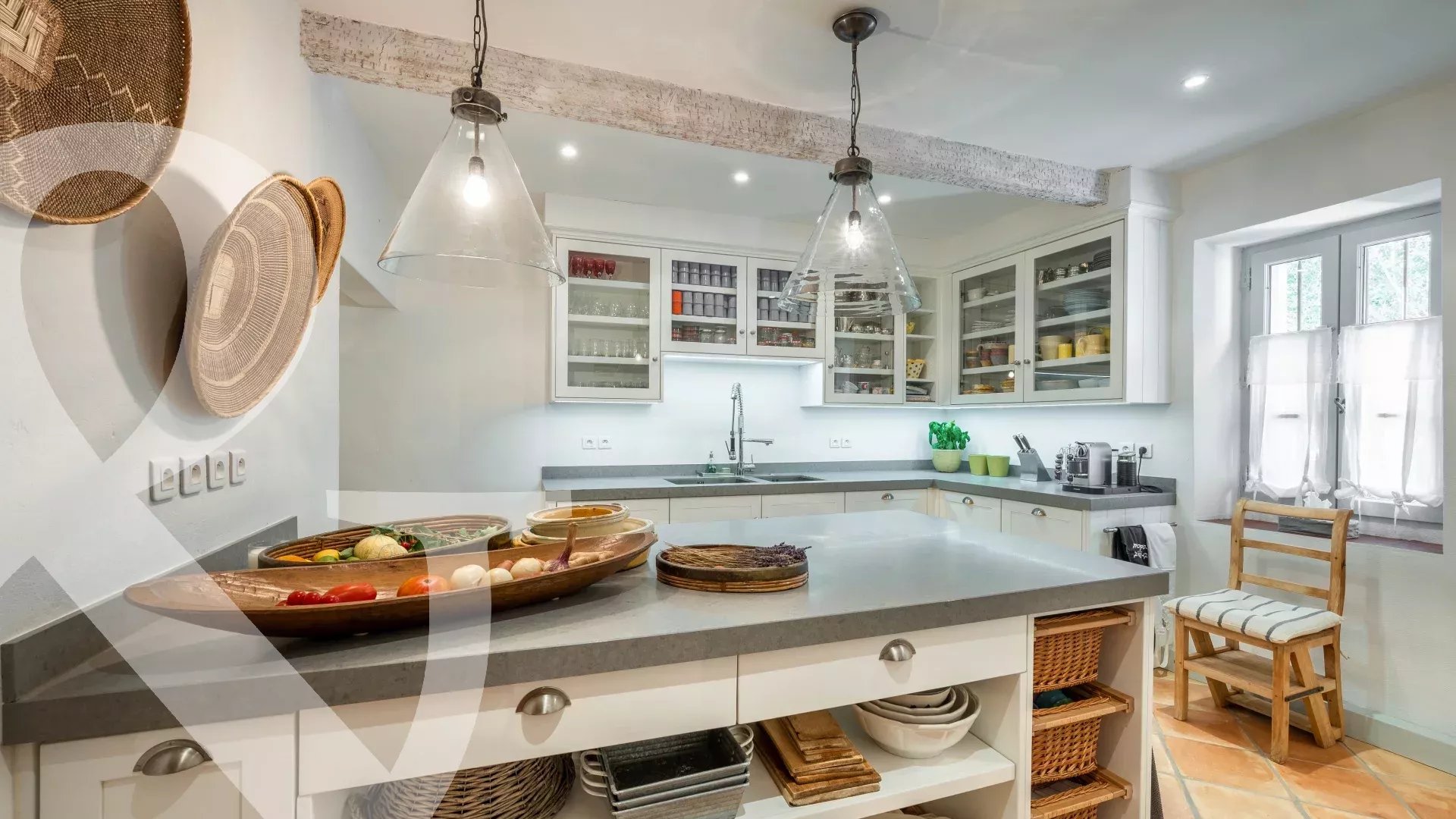 NOBLESSE ET ELEGANCE