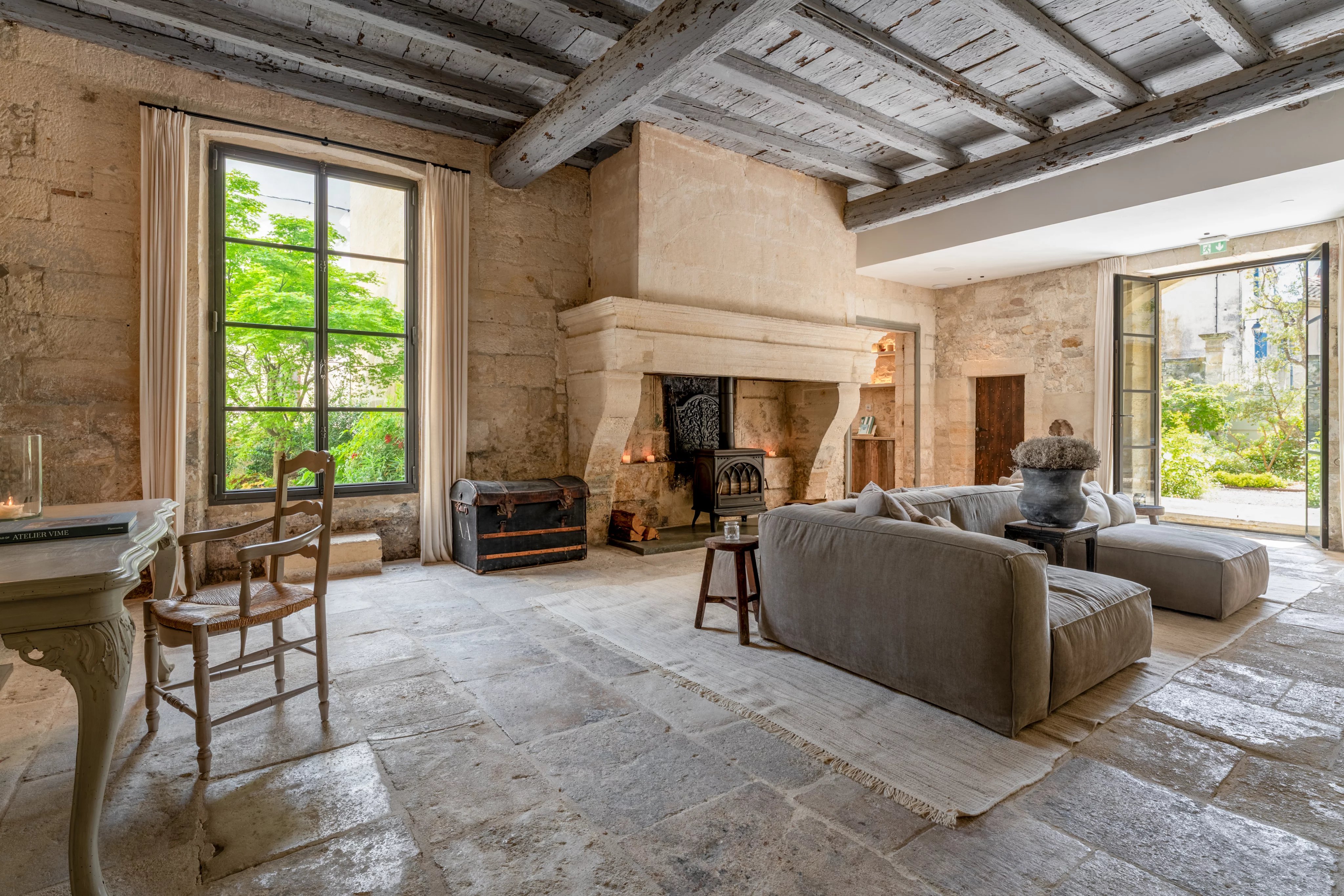 A charming and prestigious townhouse in the village center