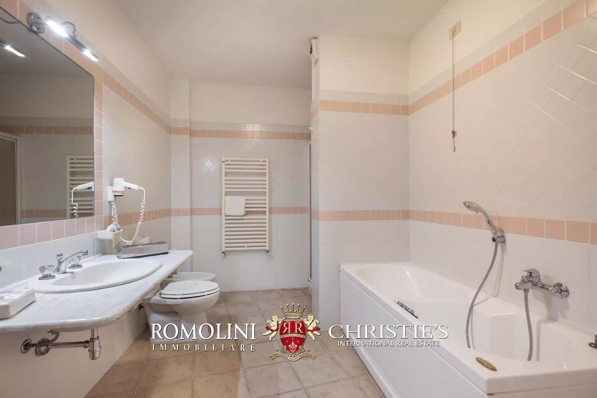 108 Bedroom Villa/Townhouse's Image 41