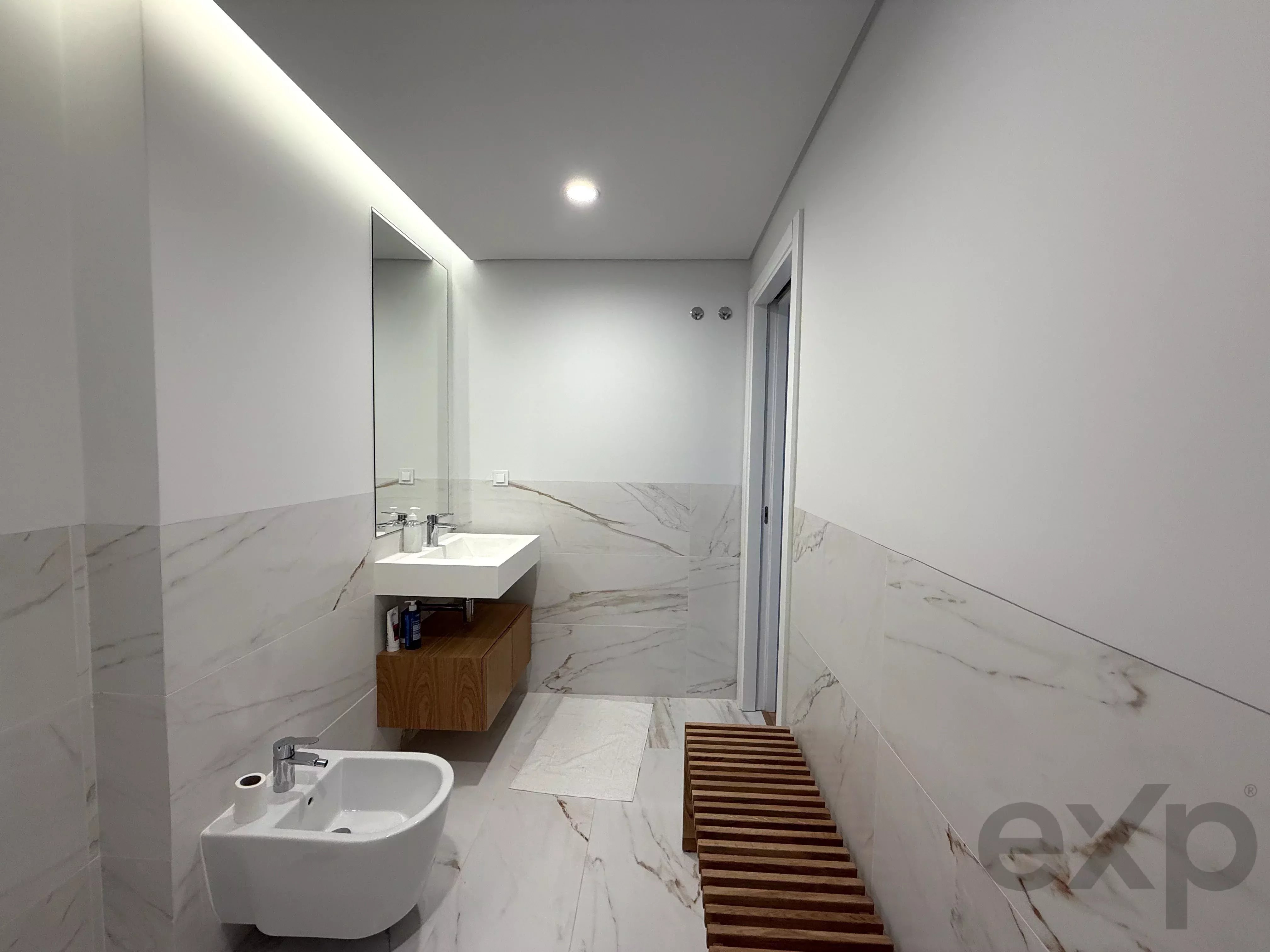 2-BEDR. SUITE, POOL, BALCONY, GARAGE 86647813 image 21
