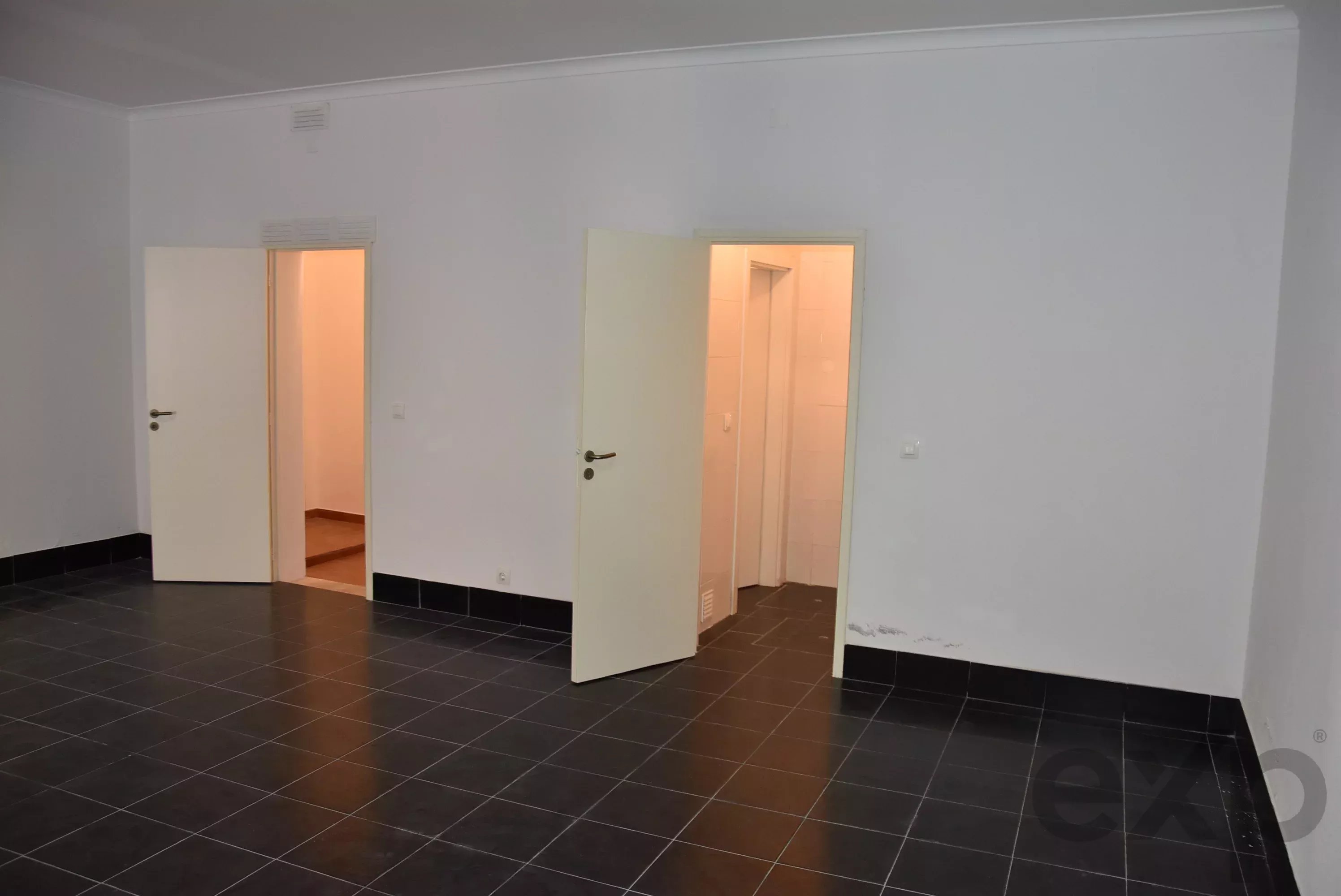 Renovated building - Quiet street in Bairro Alto, Lisbon 87014795 image 18