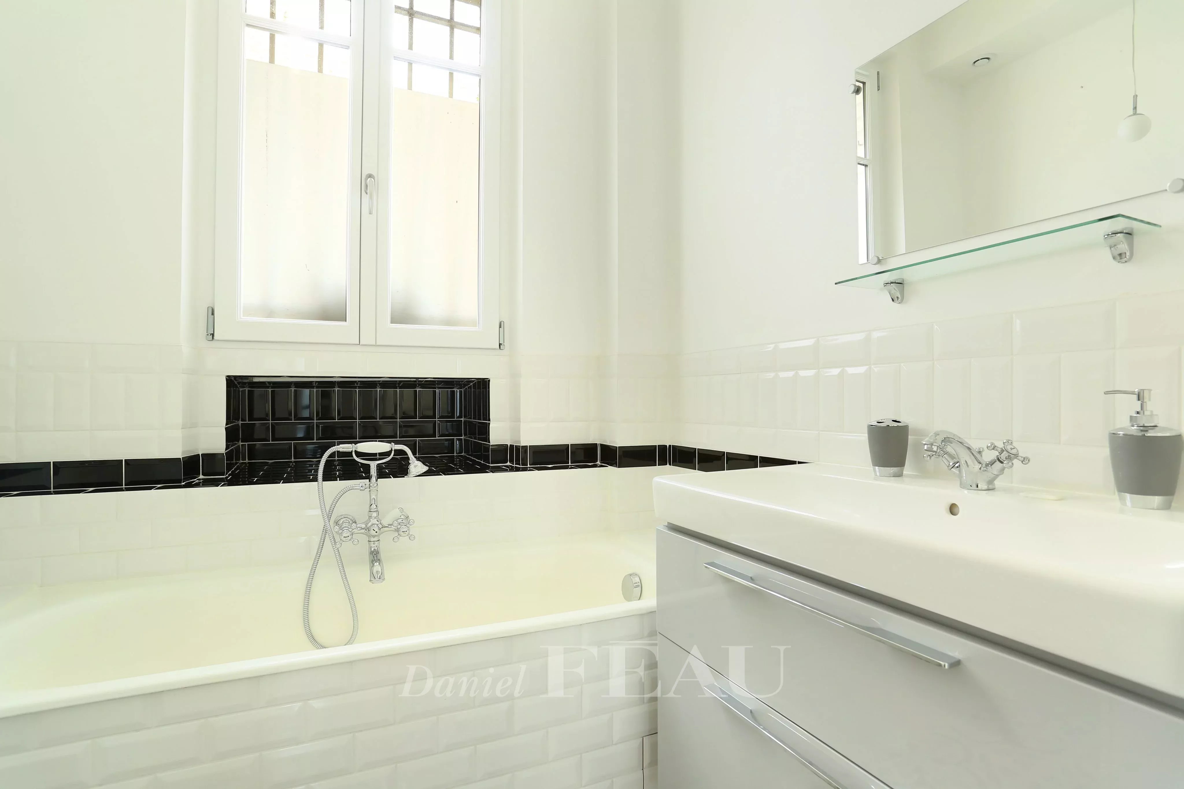 Rental Apartment Paris 16th