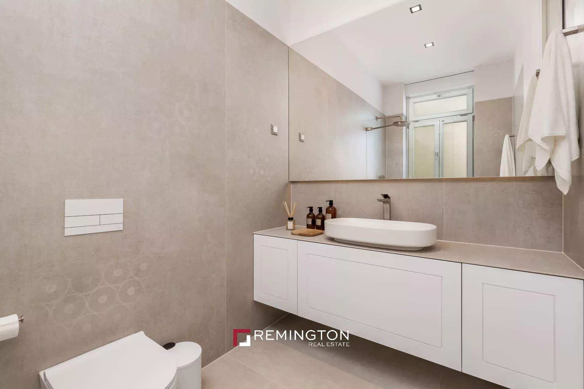 2 Bedroom Apartment/Flat's Image 7