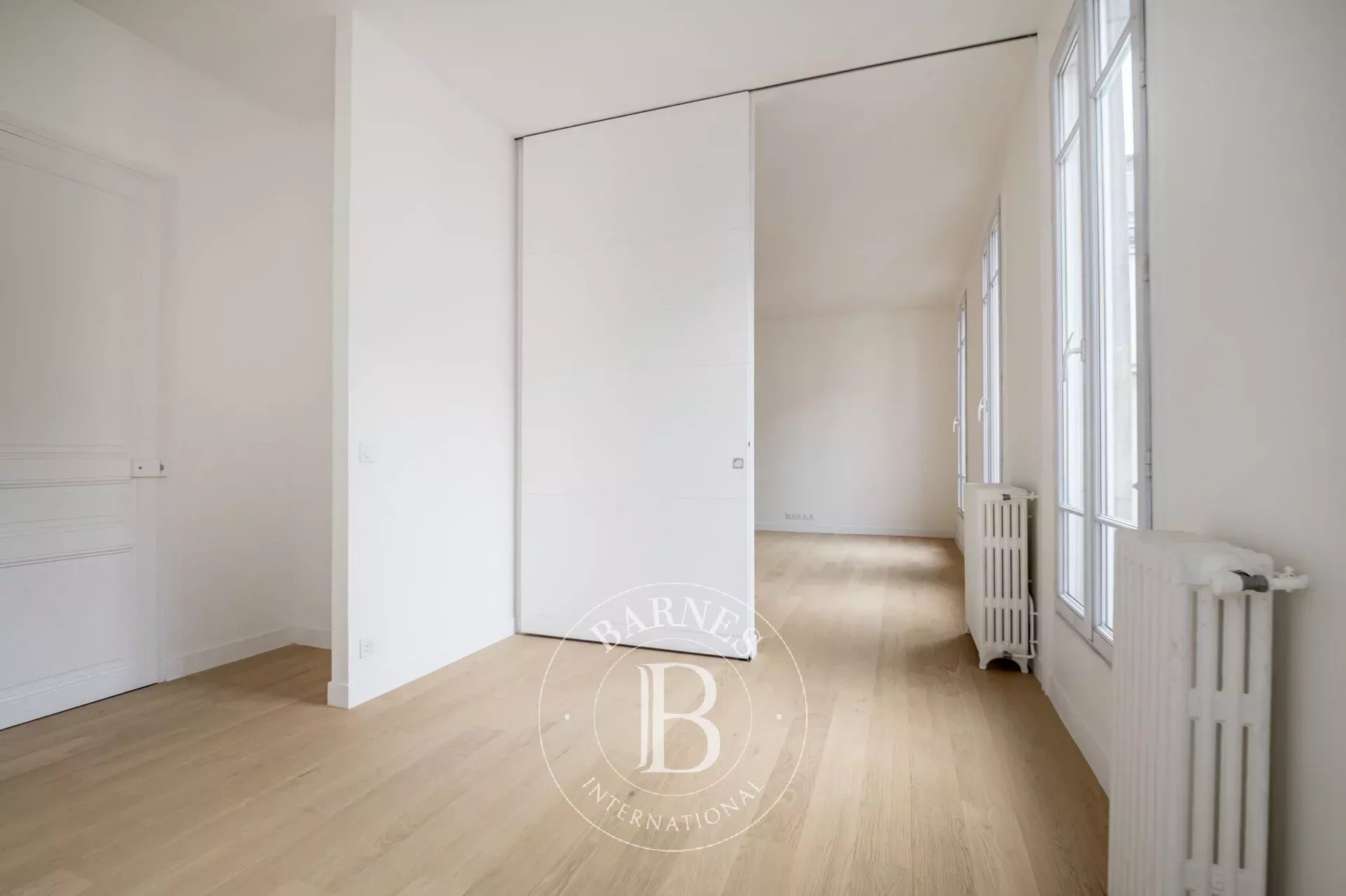 Exclusivity - Paris 8 - Monceau -  2 bedrooms / 2 shower rooms - Fully renovated - picture 5