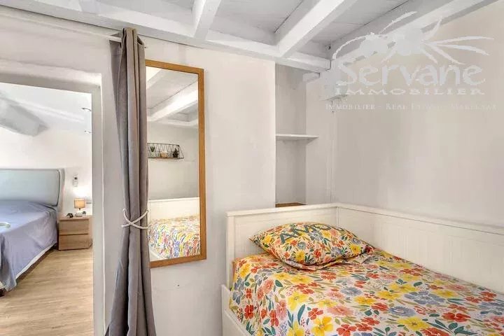 SUPERB ONE BEDROOM APARTMENT IN DUPLEX