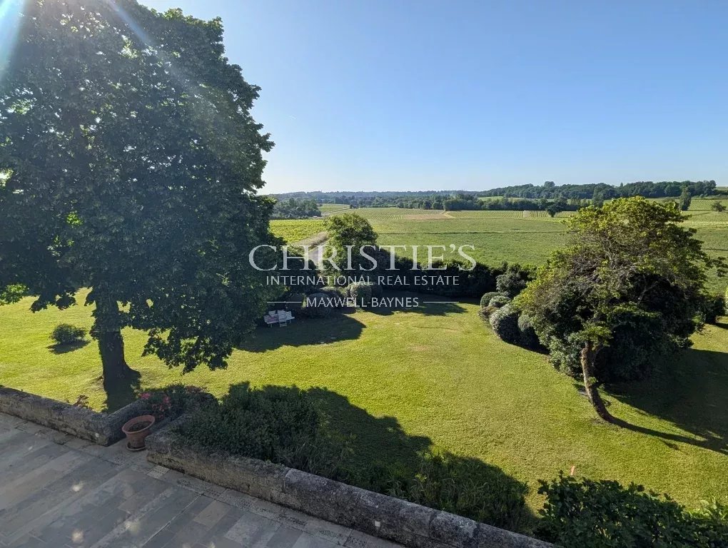 6 Bedroom Chateau's Image 11