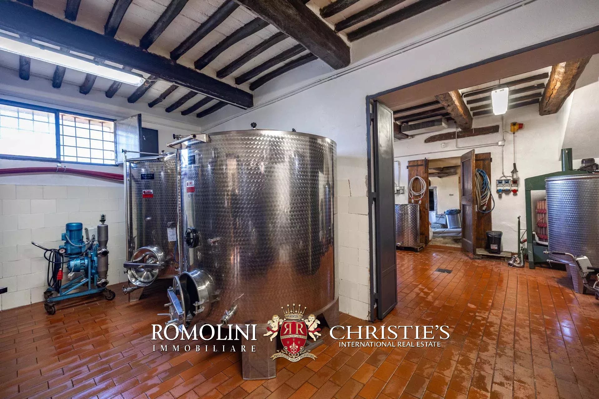 5 Bedroom Vineyard's Image 67