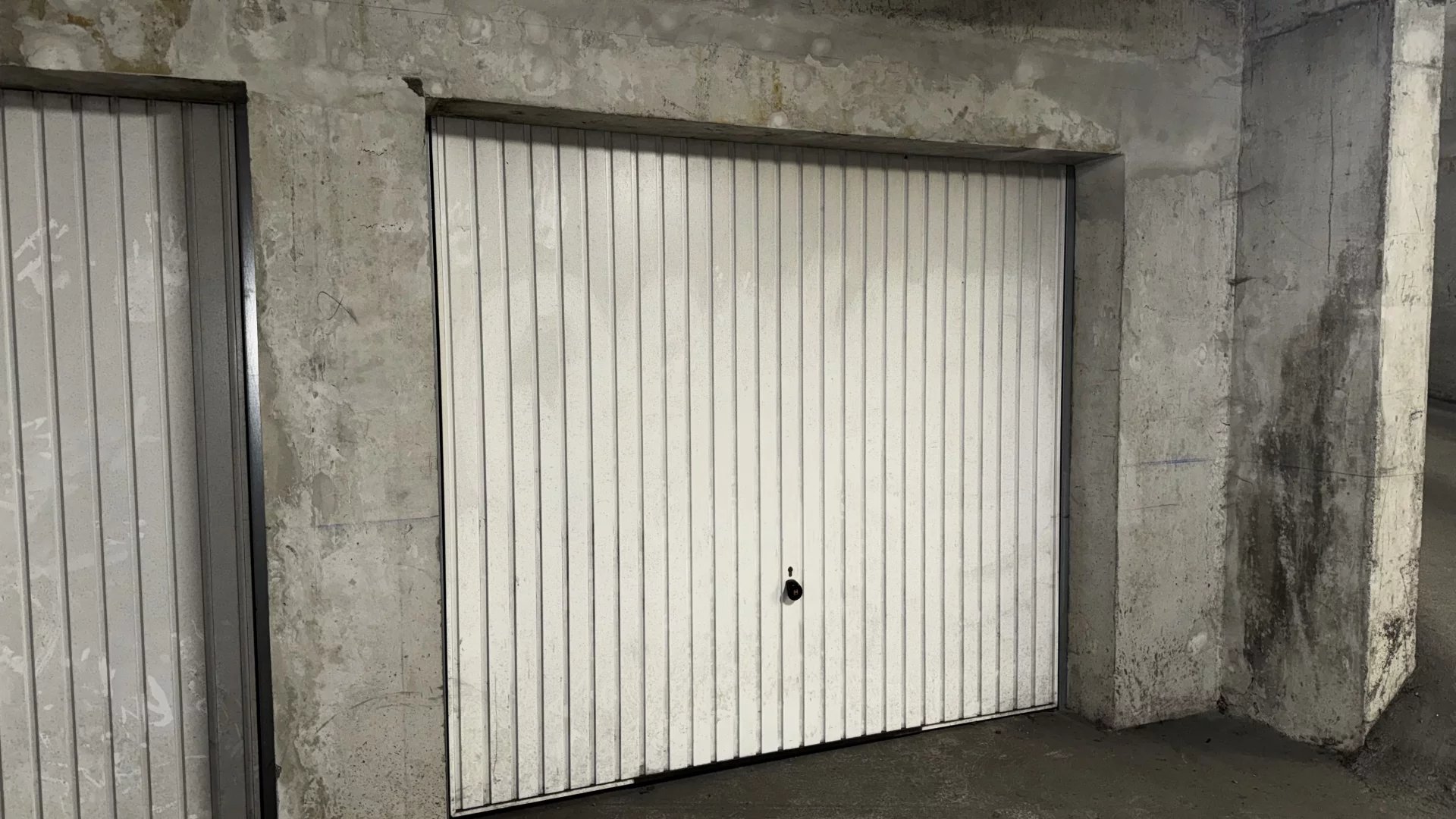 GARAGE AU CENTRE DE THONON À DEUX PAS DE LA GARE