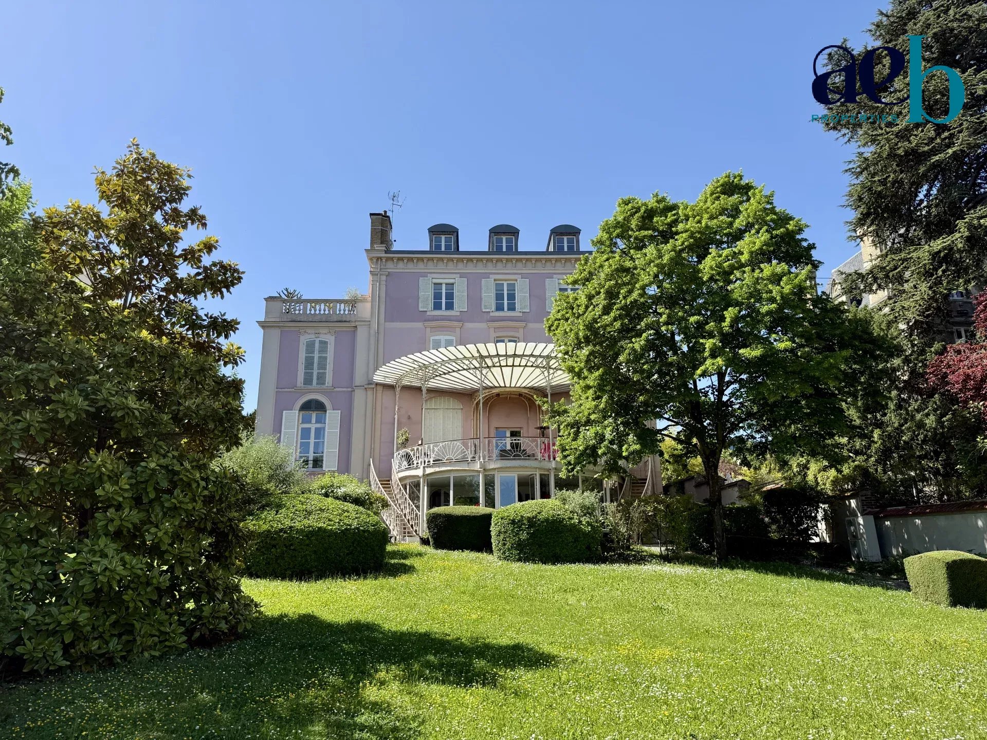 Épernay - Appartement villa de 173m²
