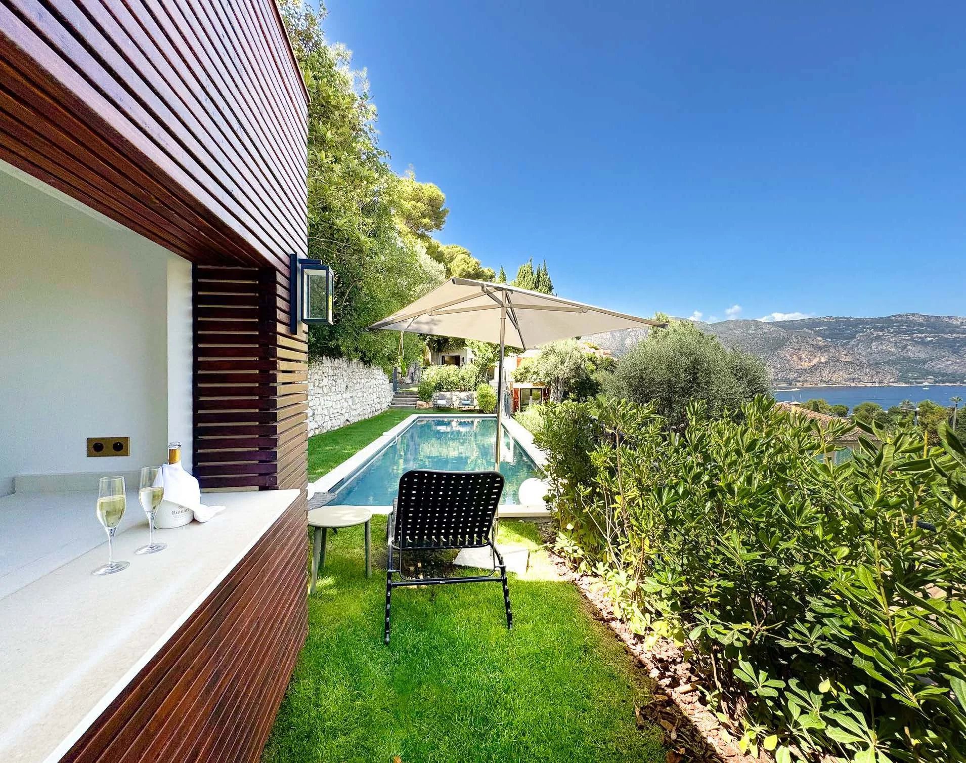 Villa Aurora - Renovated sea-view villa with heated pool