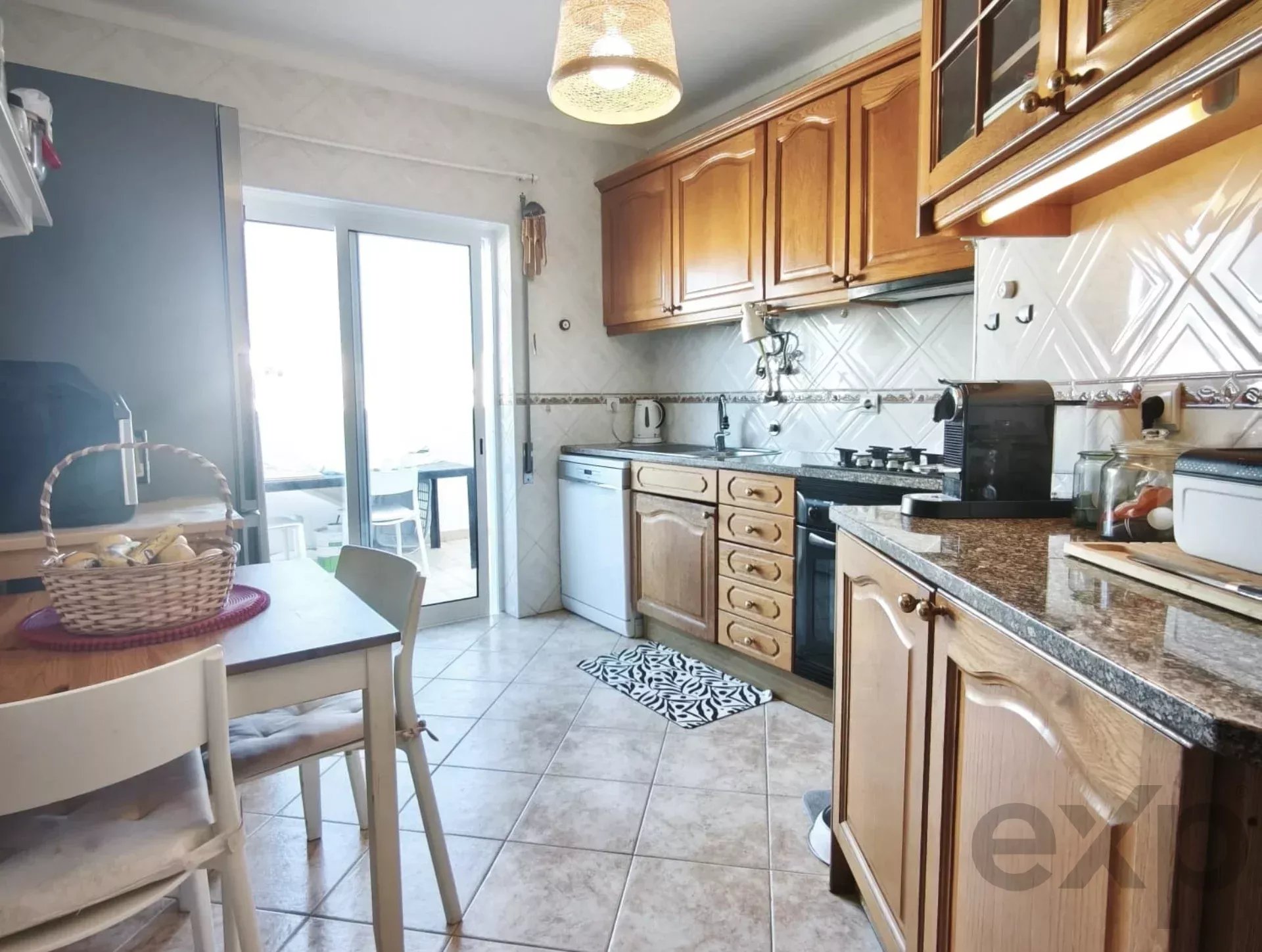 Converted T2 last floor apartment – Alvor, Portimão 8500-451 image 10
