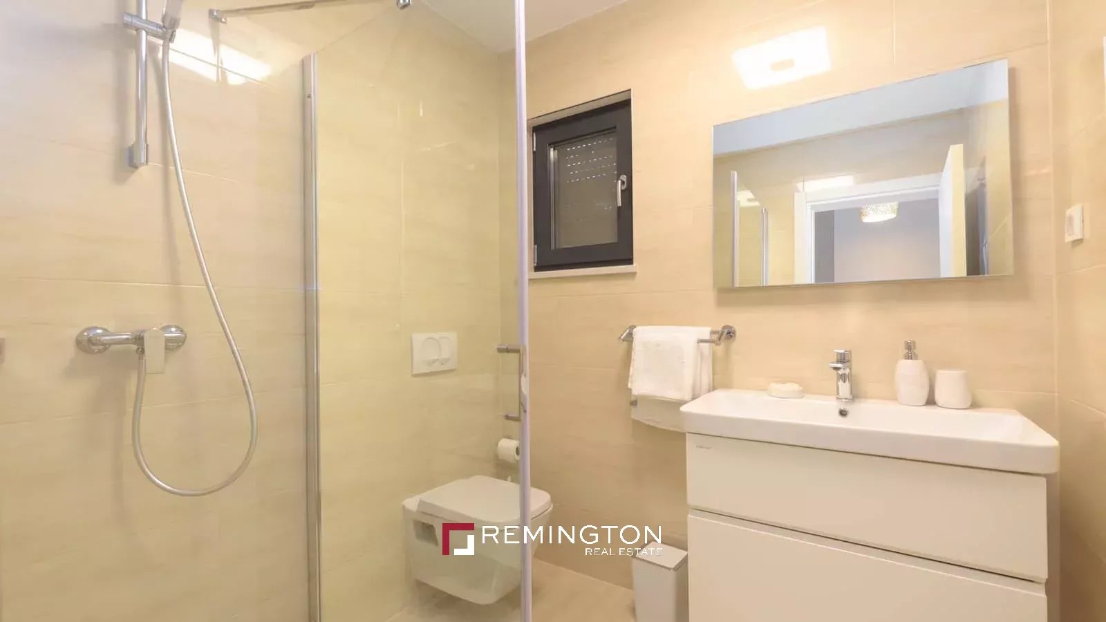 4 Bedroom Villa/Townhouse's Image 6