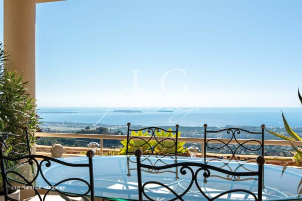 Apartment 4 Rooms with Panoramic Sea View Mandelieu — photo 2