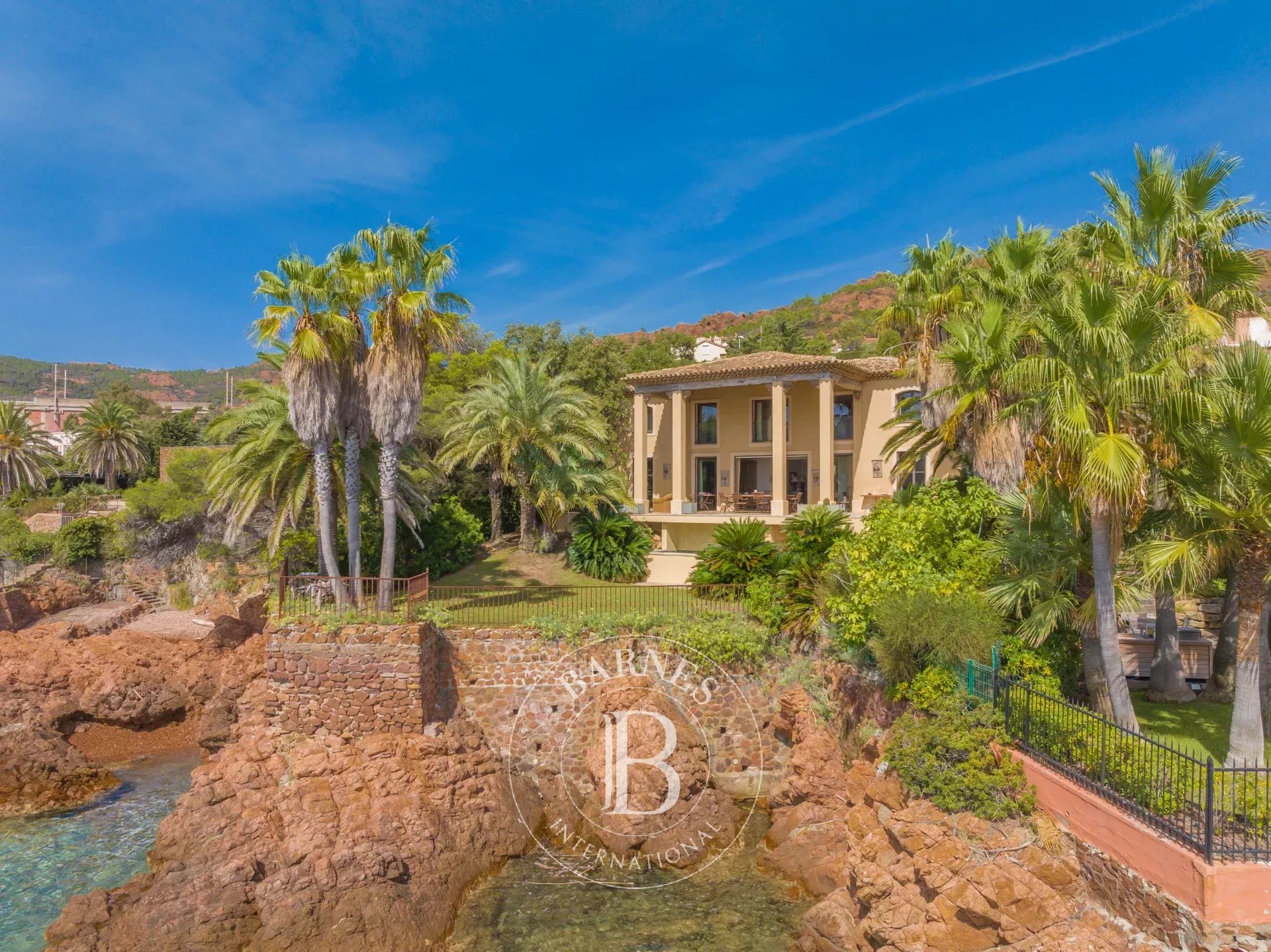 Villa Saint-Raphaël - picture 2