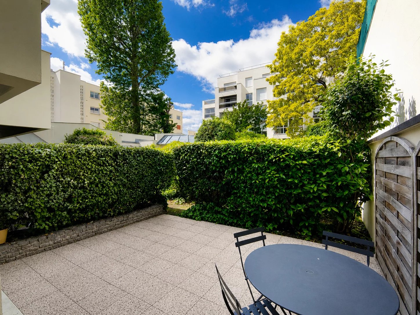 Beautiful 2-room apartment on the ground floor