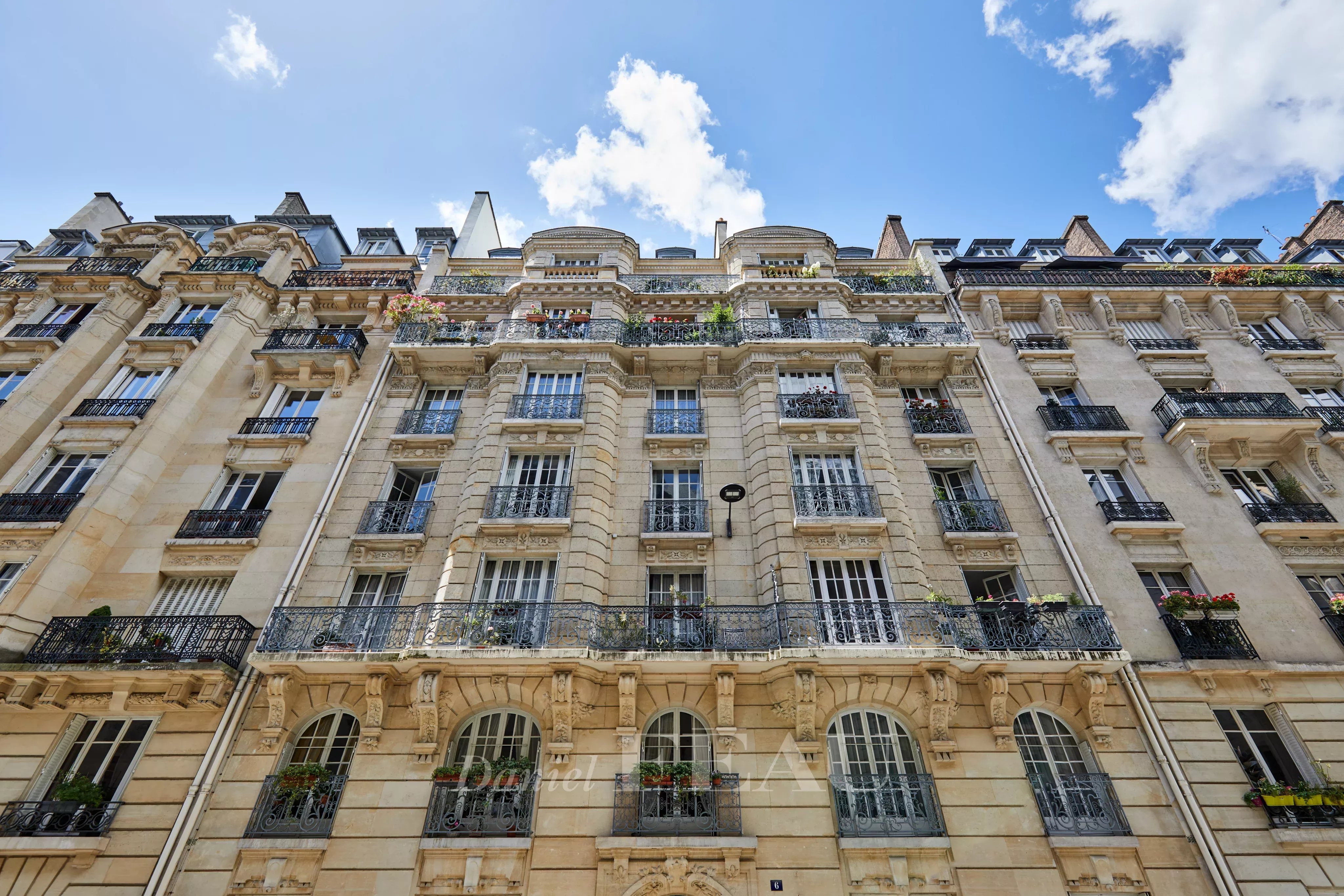 Paris VIIe - Place de Breteuil