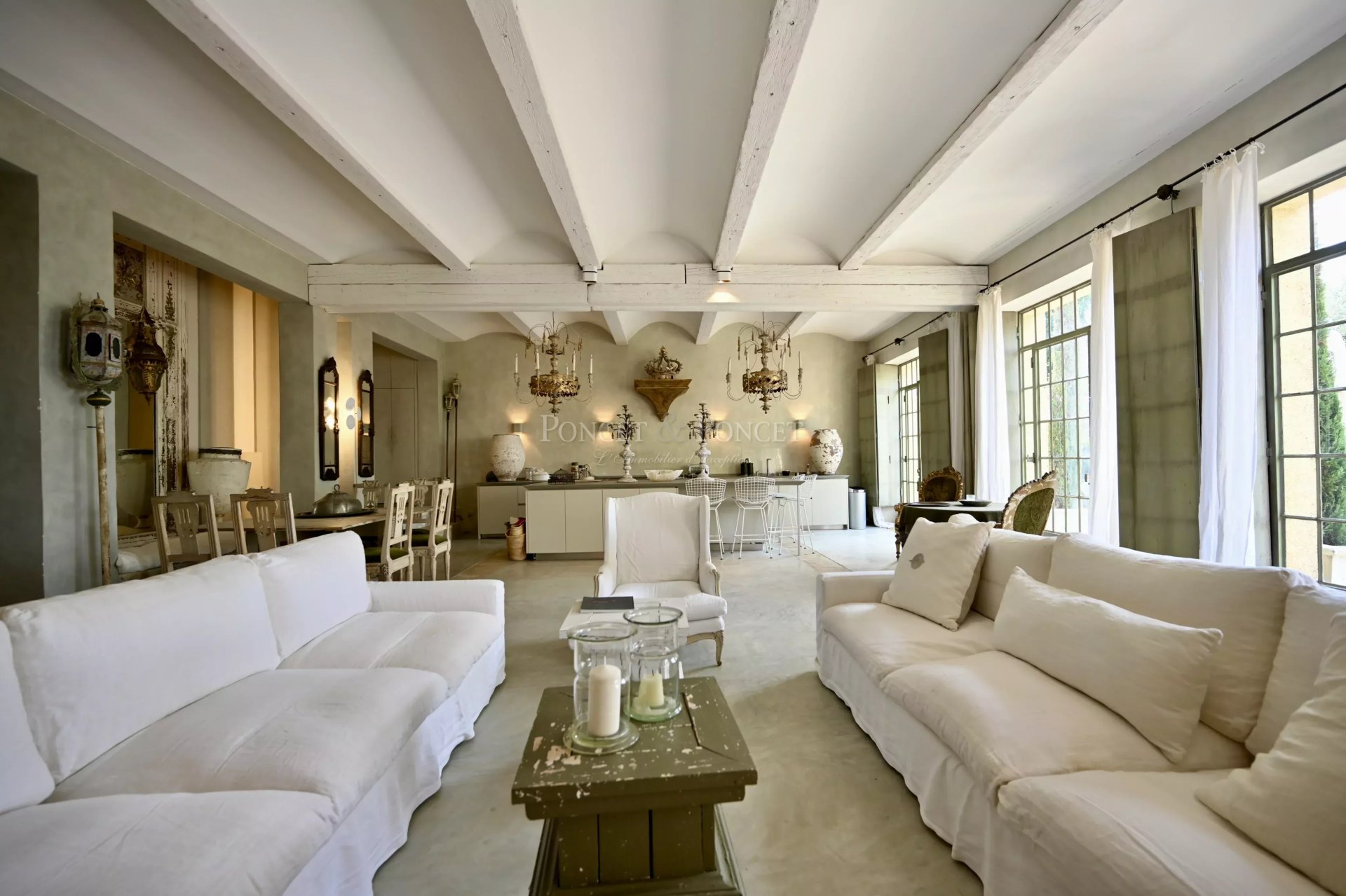 5 Bedroom Villa/Townhouse's Image 3