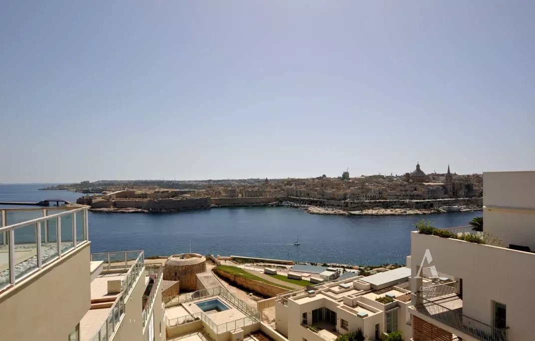 Luxury 4-Bedroom Apartment in Tigné Point, Sliema, Malta