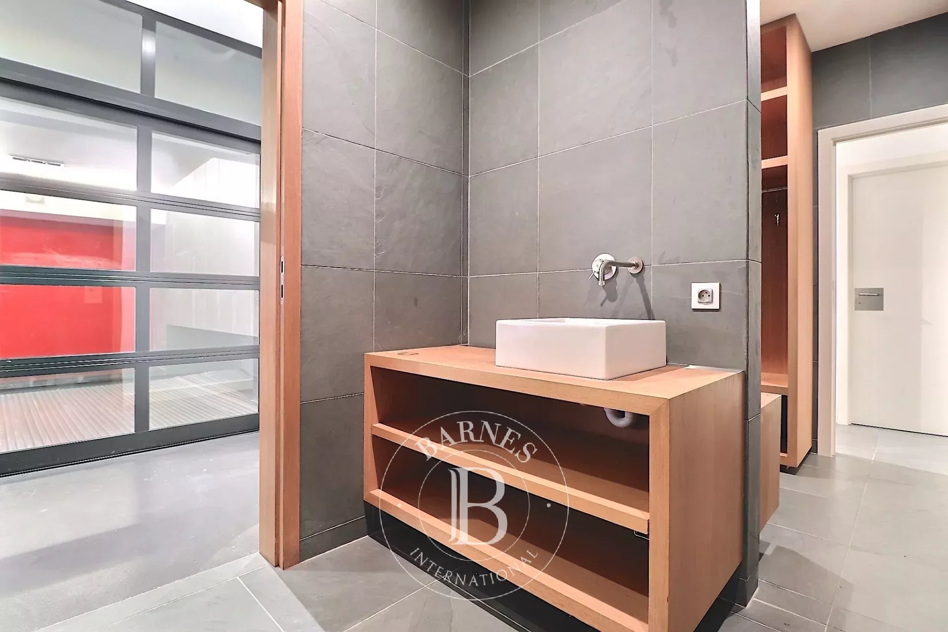 Châtelain - Town house of +/- 450m2 with 6bed + swimming pool