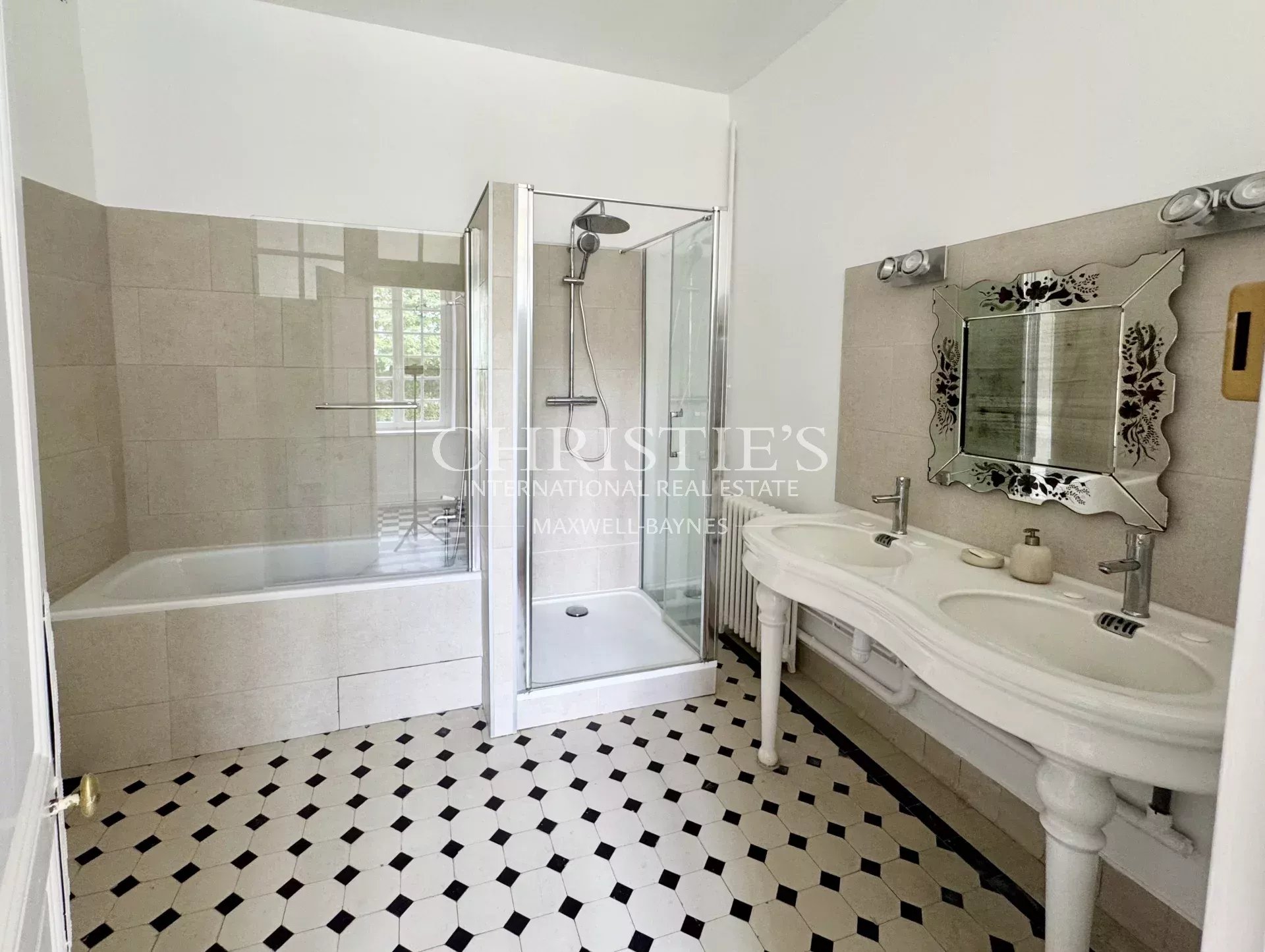 16 Bedroom Chateau's Image 26