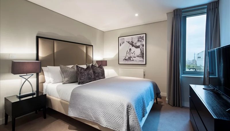 UK | London | 14th Floor | 912 sq ft | 3 Bedrooms | 2 Bathrooms | Price: £1,595 per week | Ref: 85451189