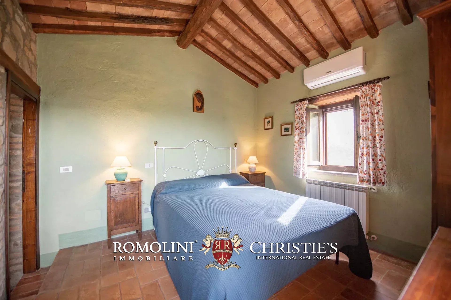 6 Bedroom Villa/Townhouse's Image 34