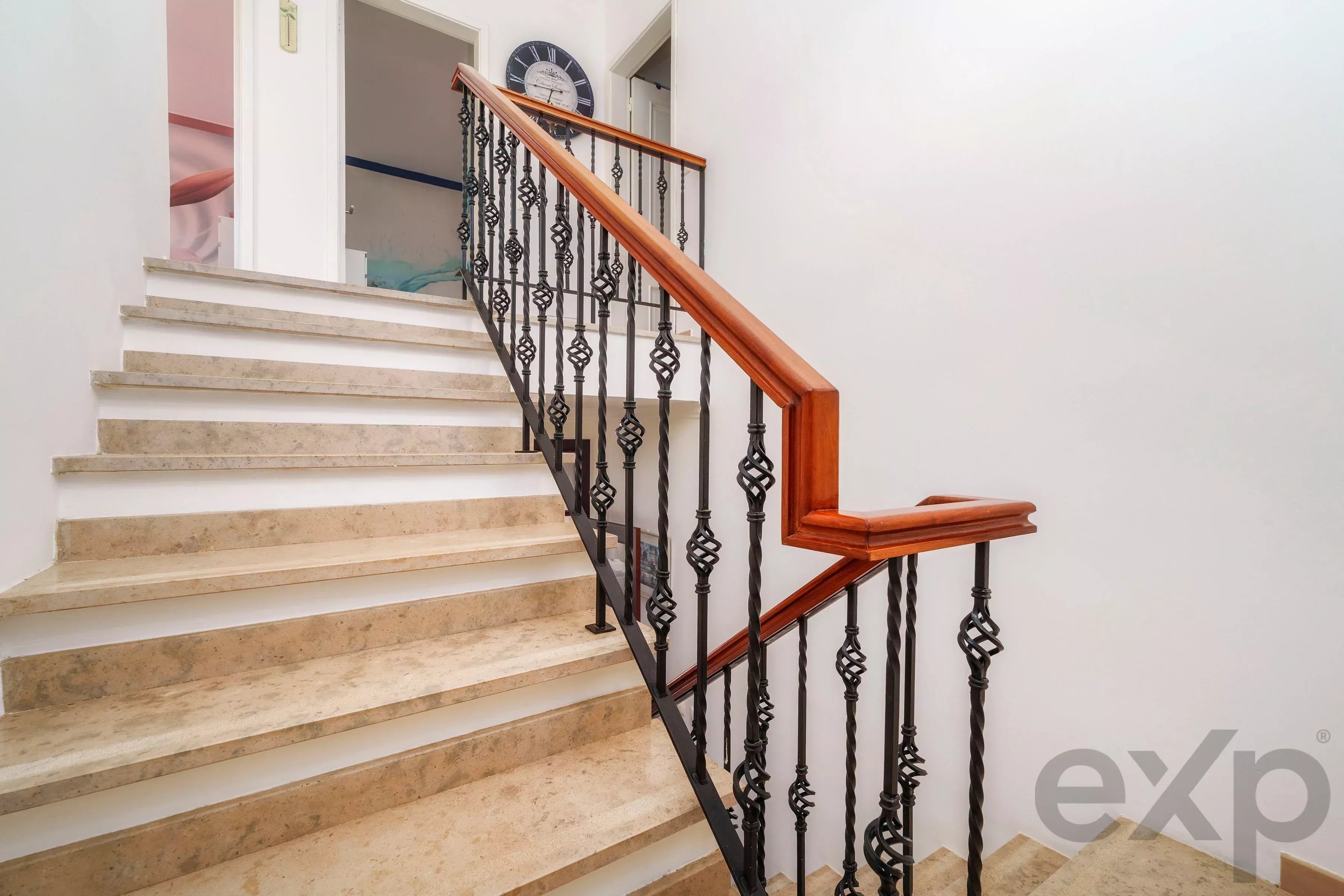 A fantastic, charming 4-bedroom villa with a garden and swimming pool on the outskirts of Olhão 87006245 image 25