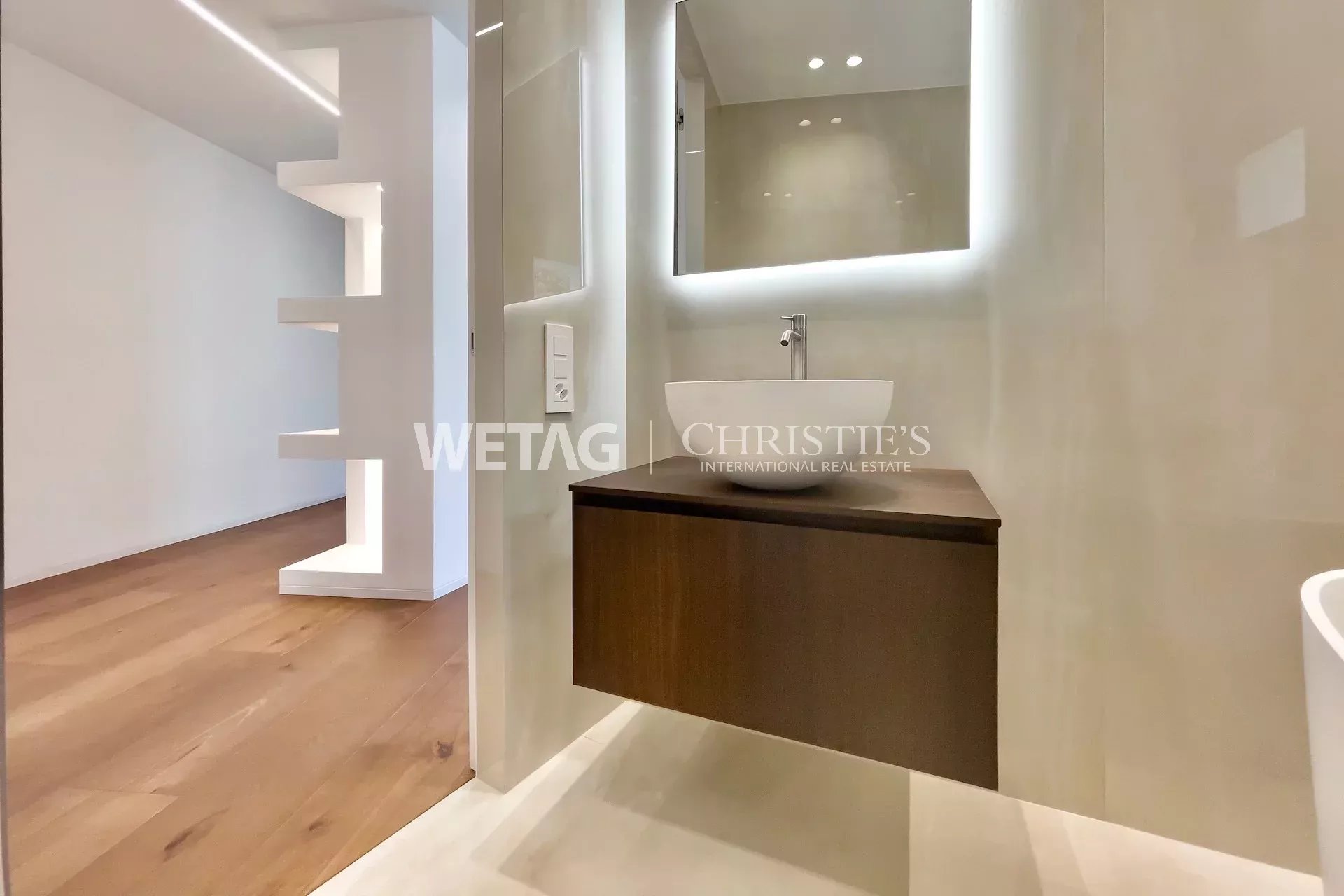 3 Bedroom Apartment/Flat's Image 3