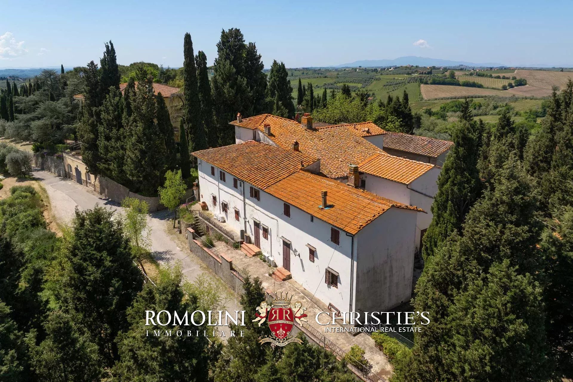 30 Bedroom Vineyard's Image 11