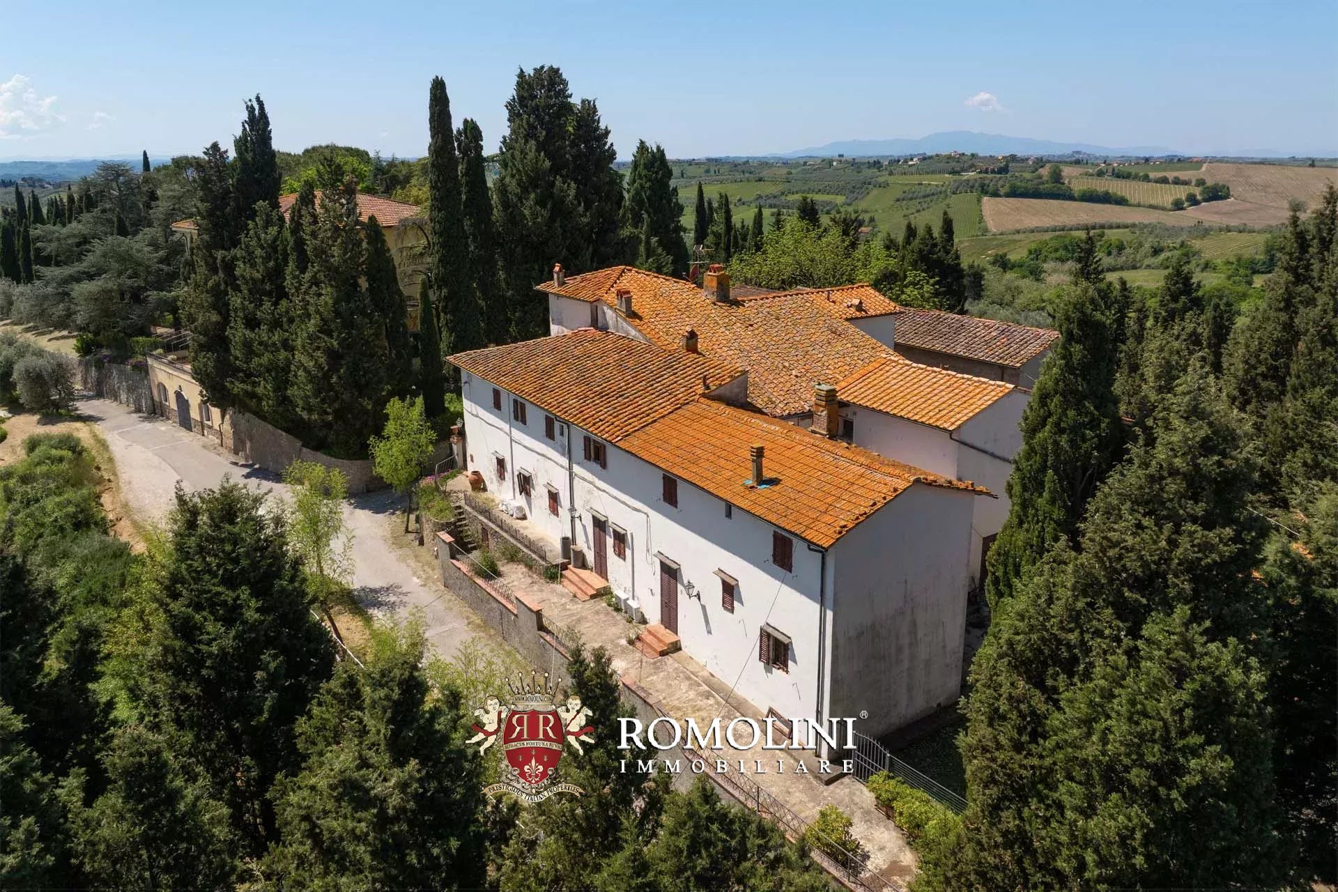 30 Bedroom Vineyard's Image 11