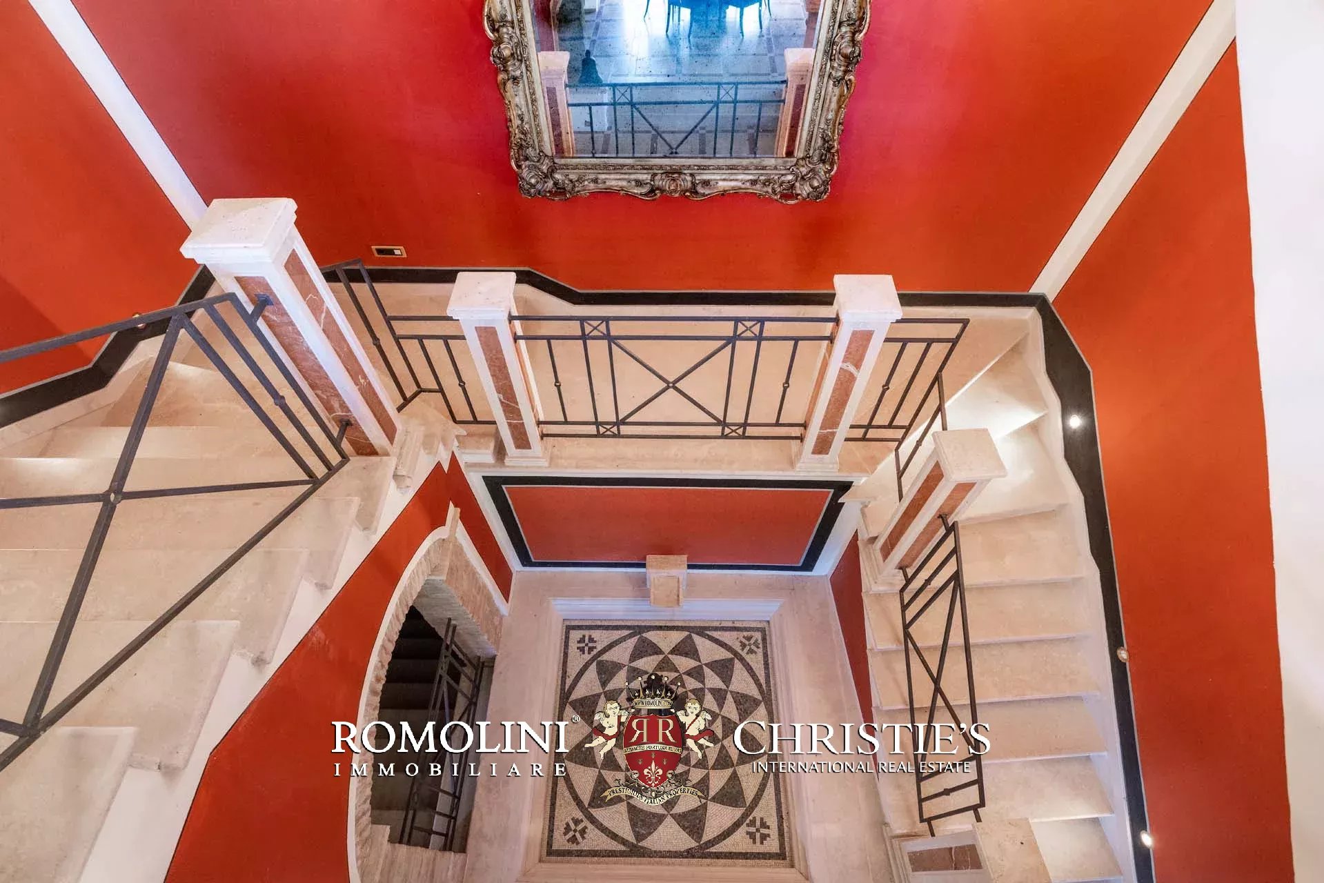 10 Bedroom Villa/Townhouse's Image 104